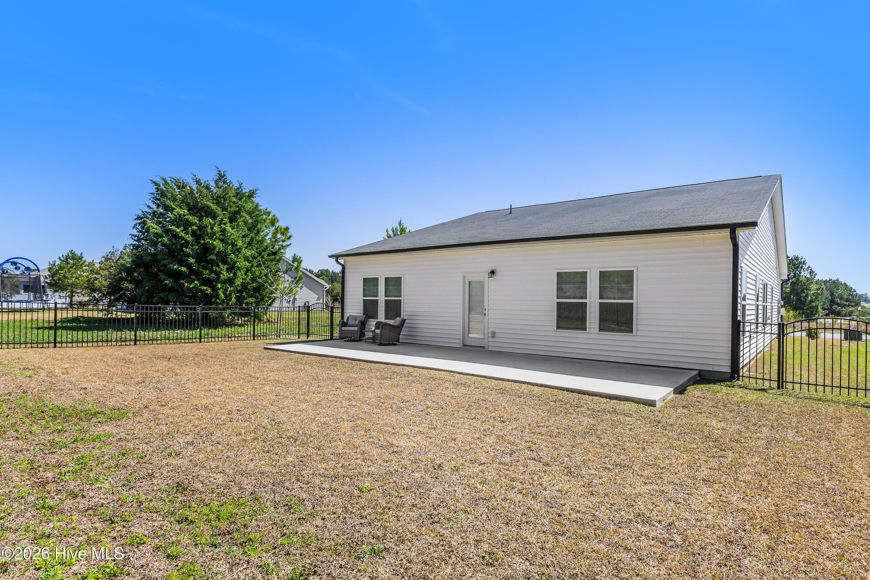 100562750 | Photo 38