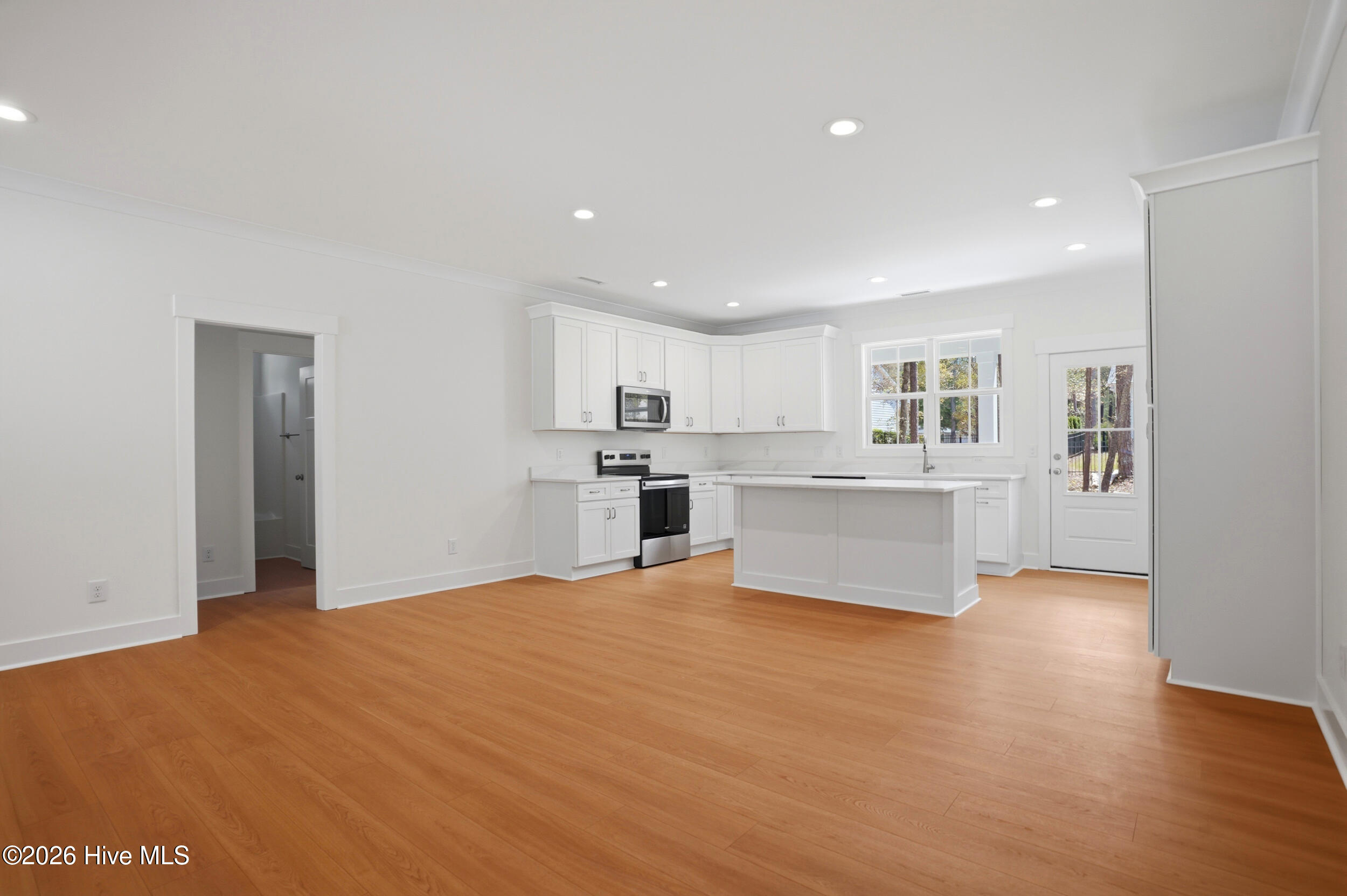 100556928 | Photo 17