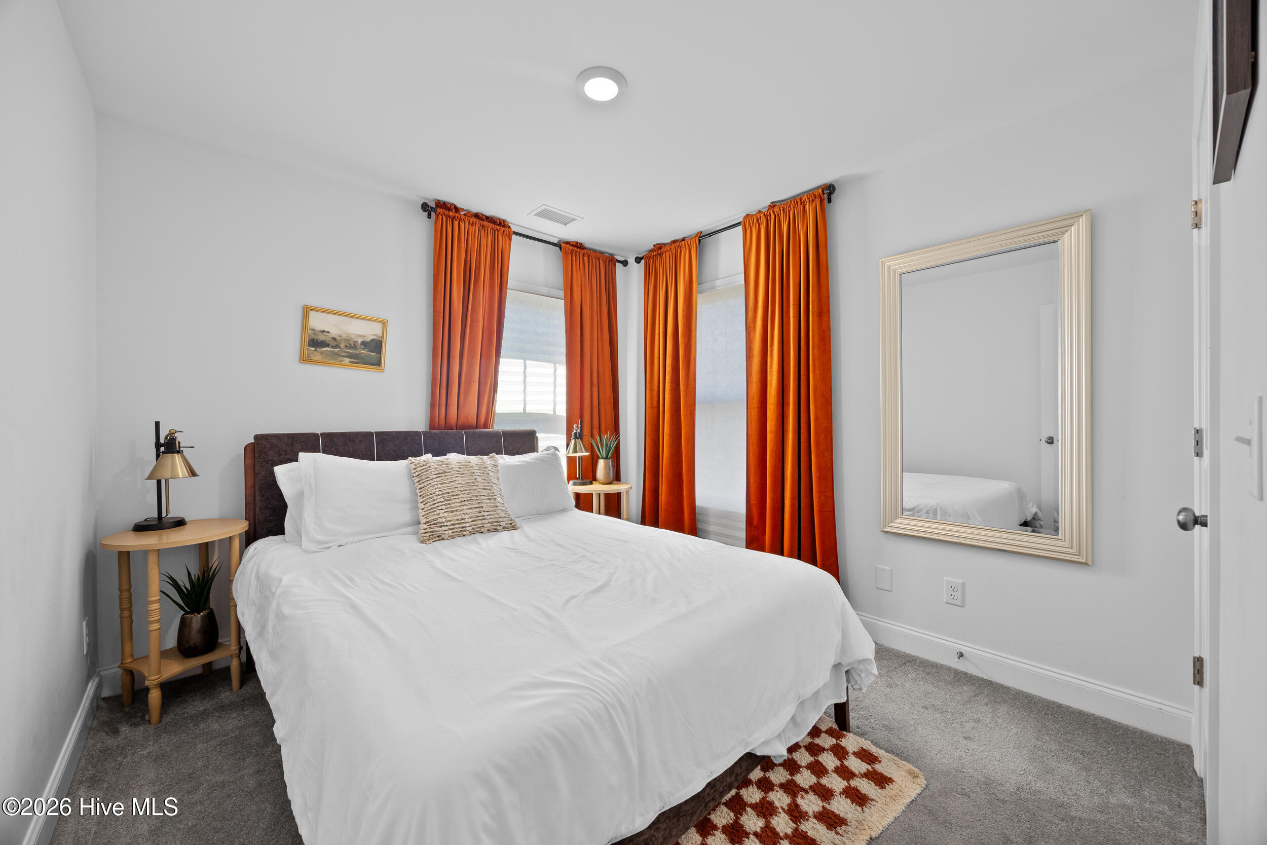 100563467 | Photo 26