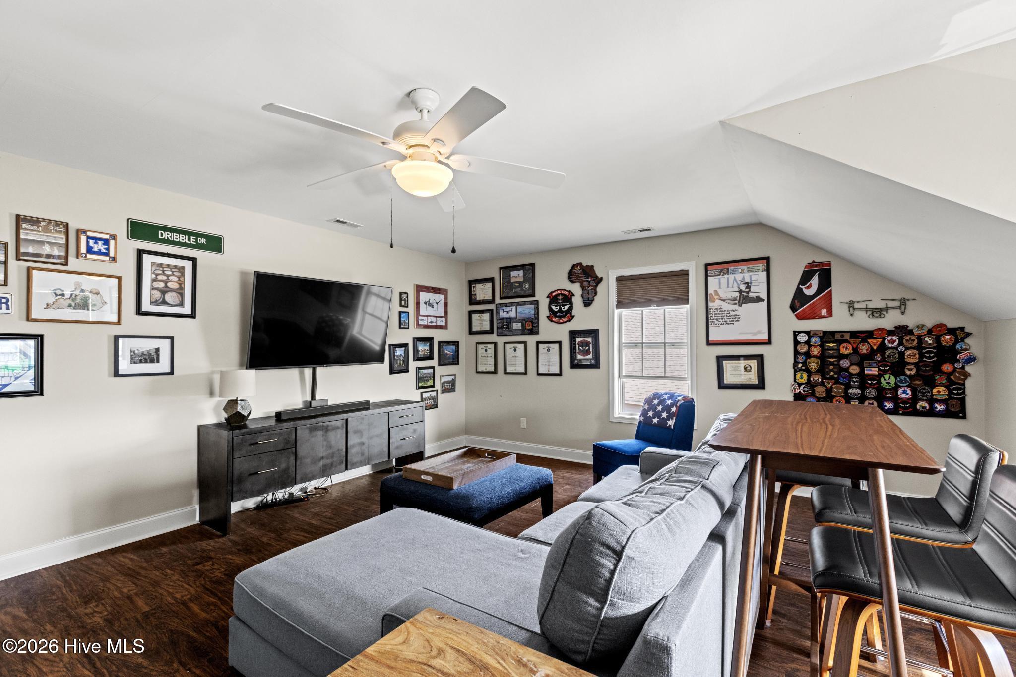 100564842 | Photo 24