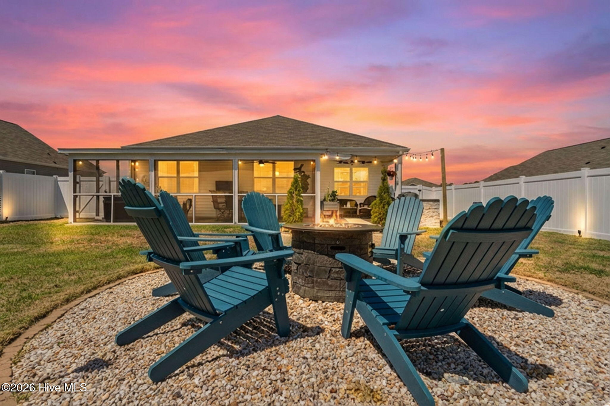 100568064 | Photo 47