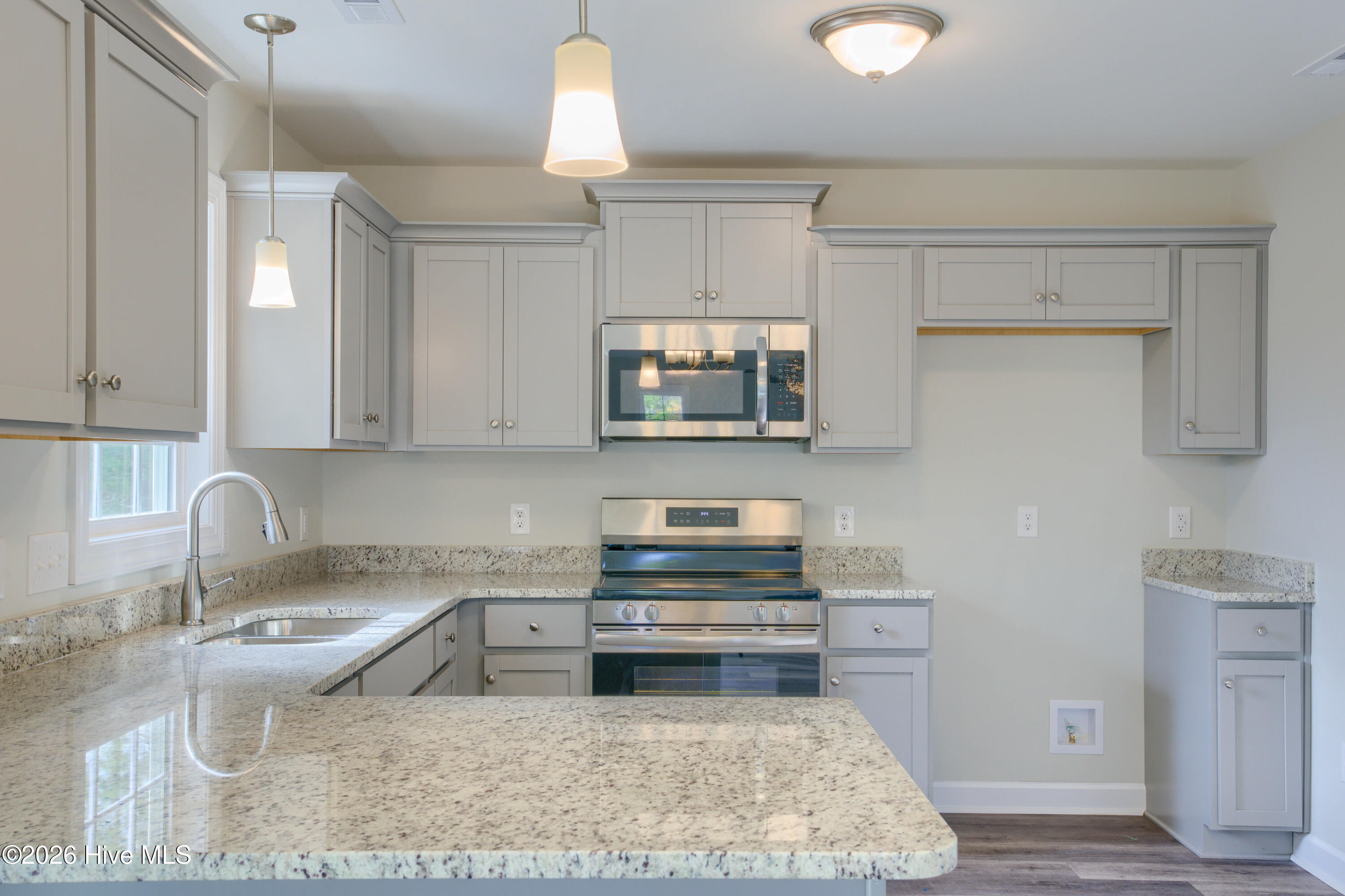 100526871 | Photo 16