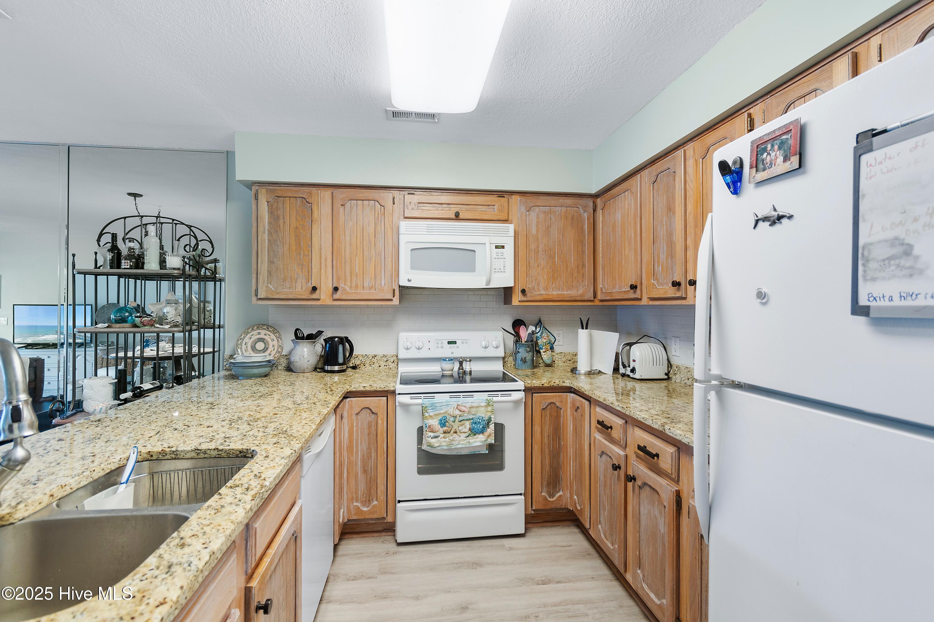 100537972 | Photo 19