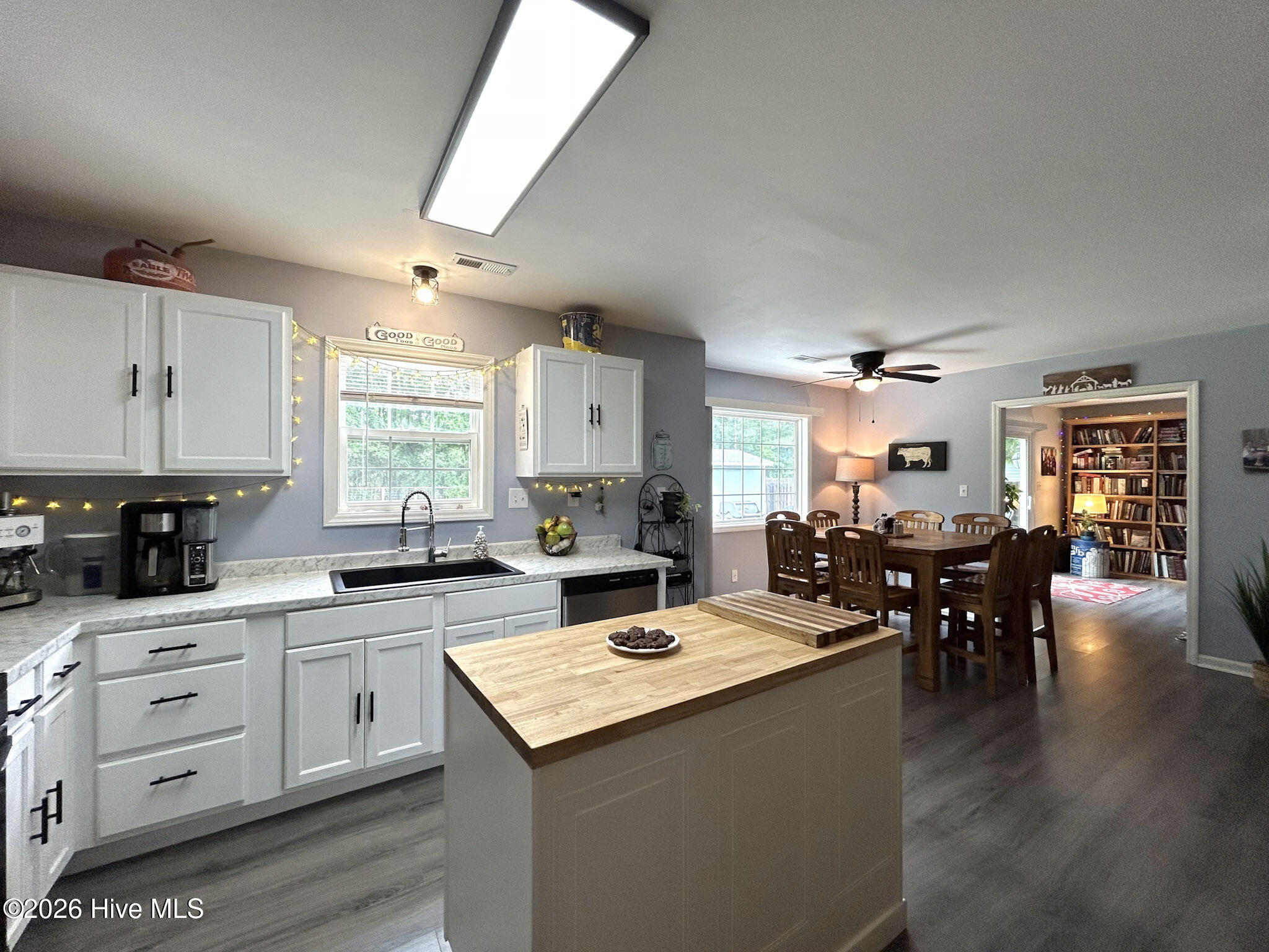 100570244 | Photo 14