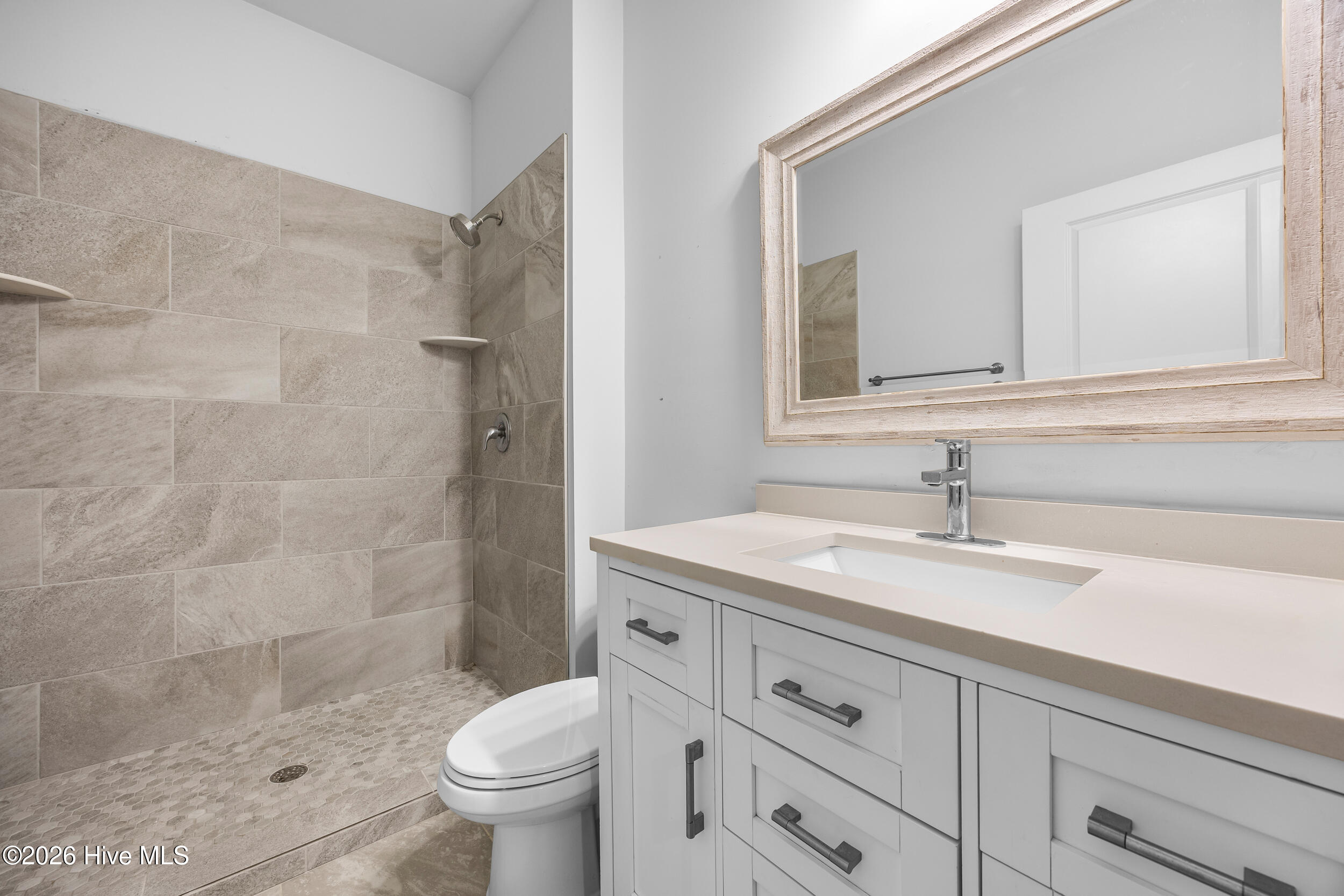 100552645 | Photo 12