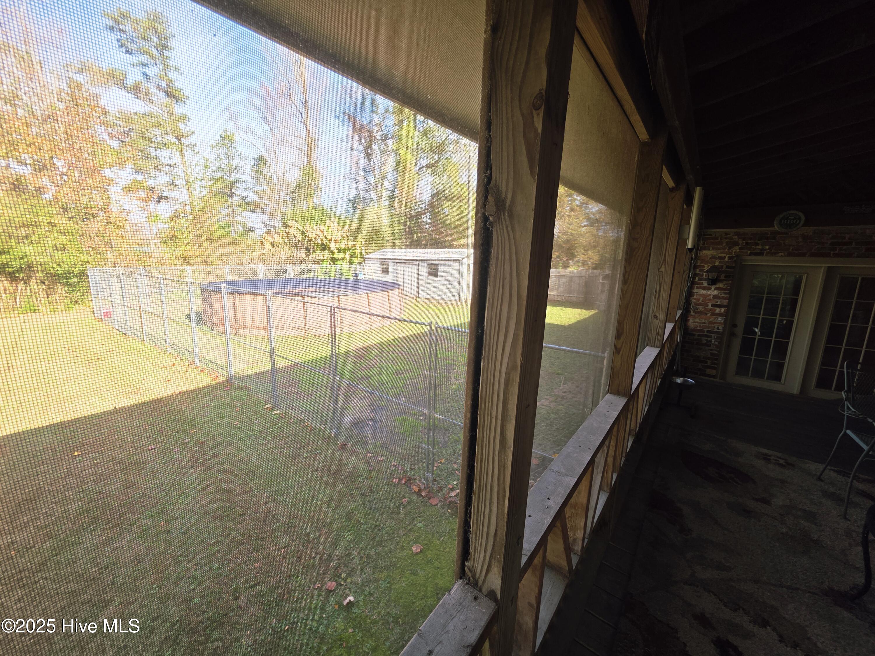 100542999 | Photo 25