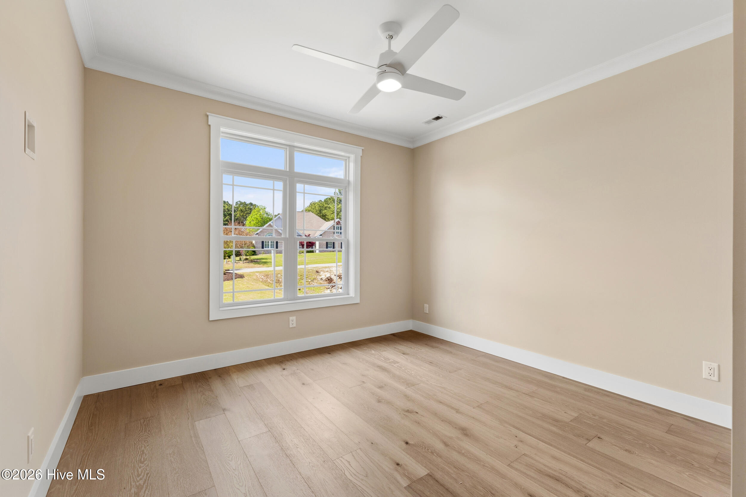 100566568 | Photo 40