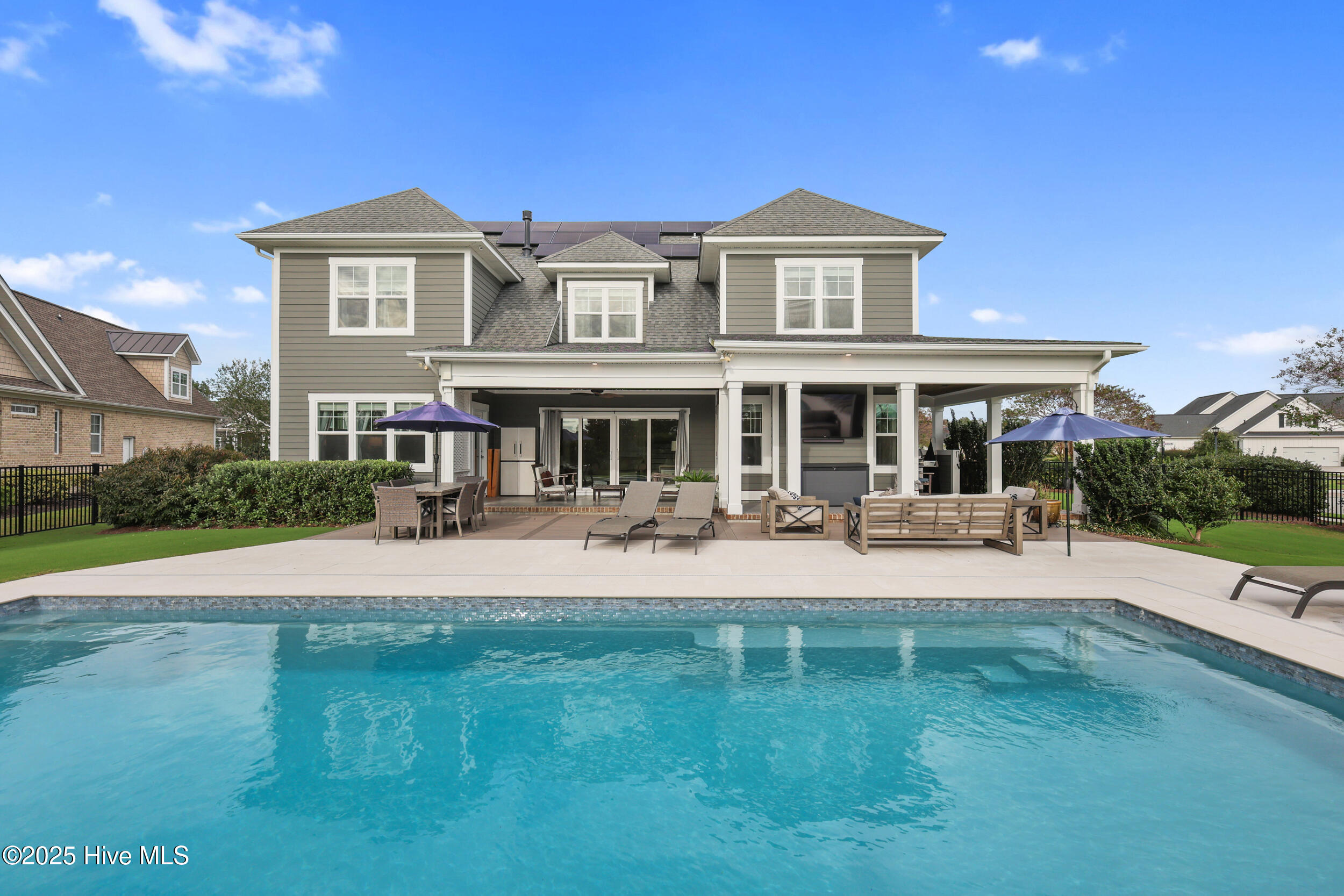 100536655 | Photo 65