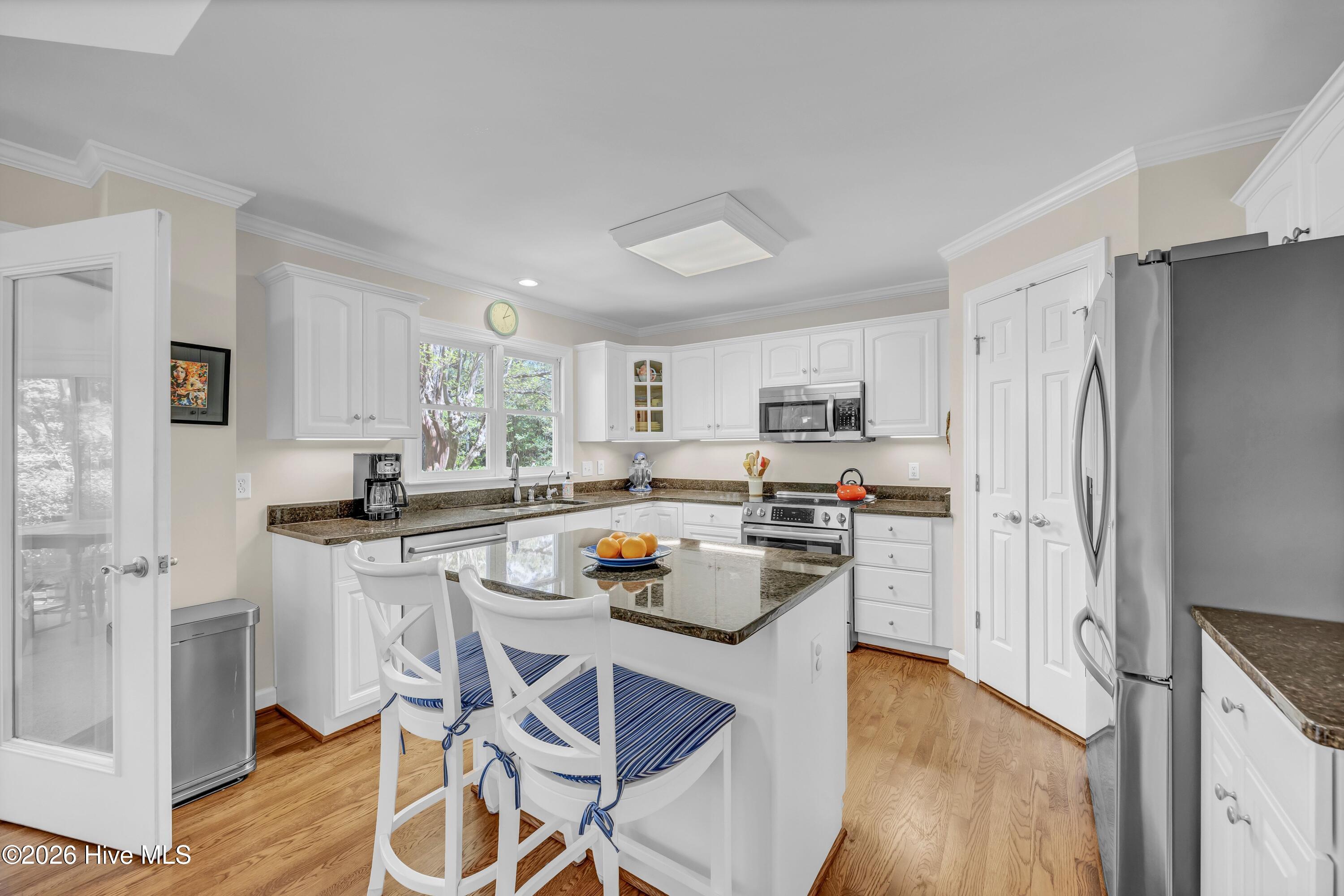 100566684 | Photo 16