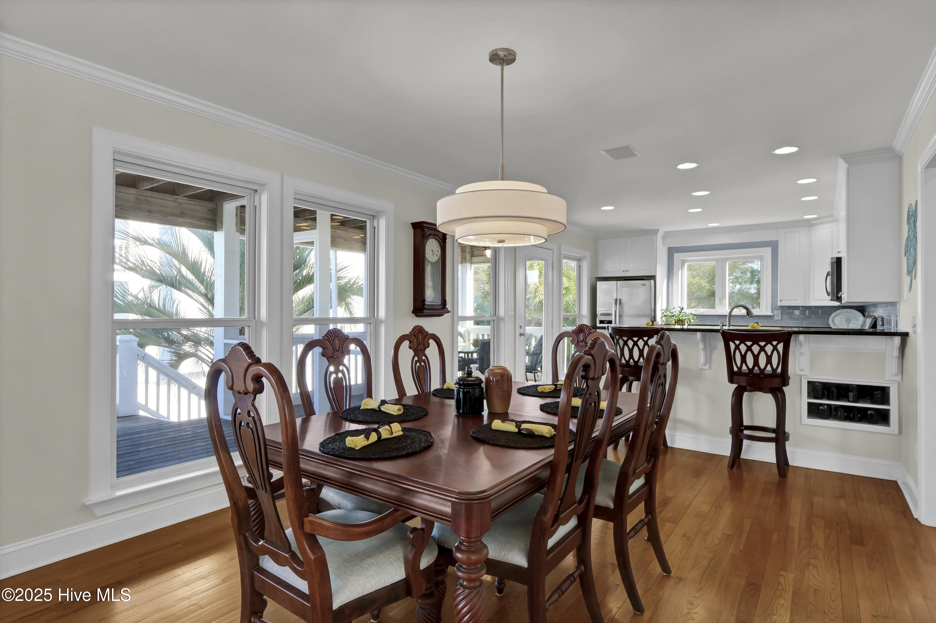 100497628 | Photo 10