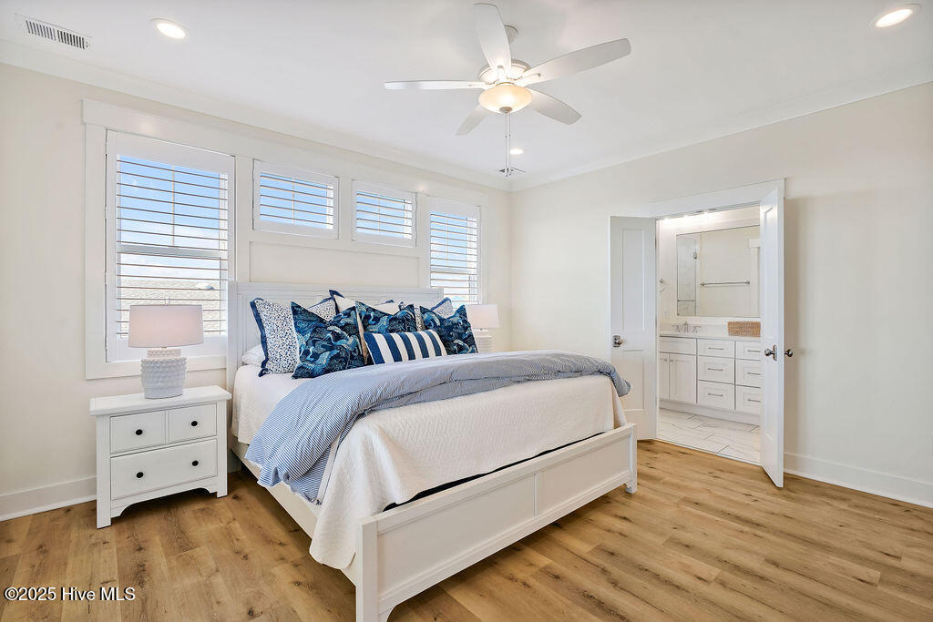 100541995 | Photo 43