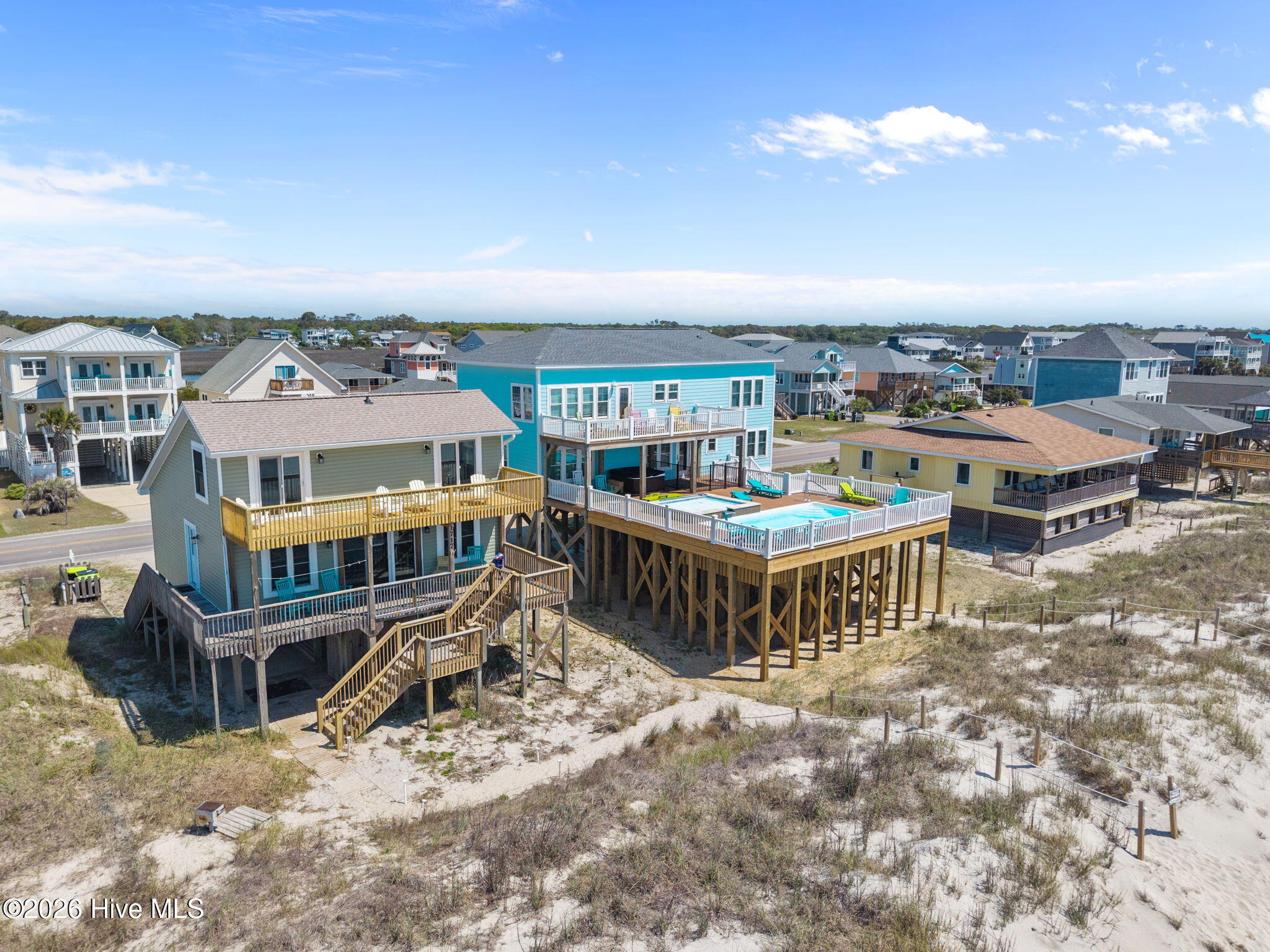 100568045 | Photo 49