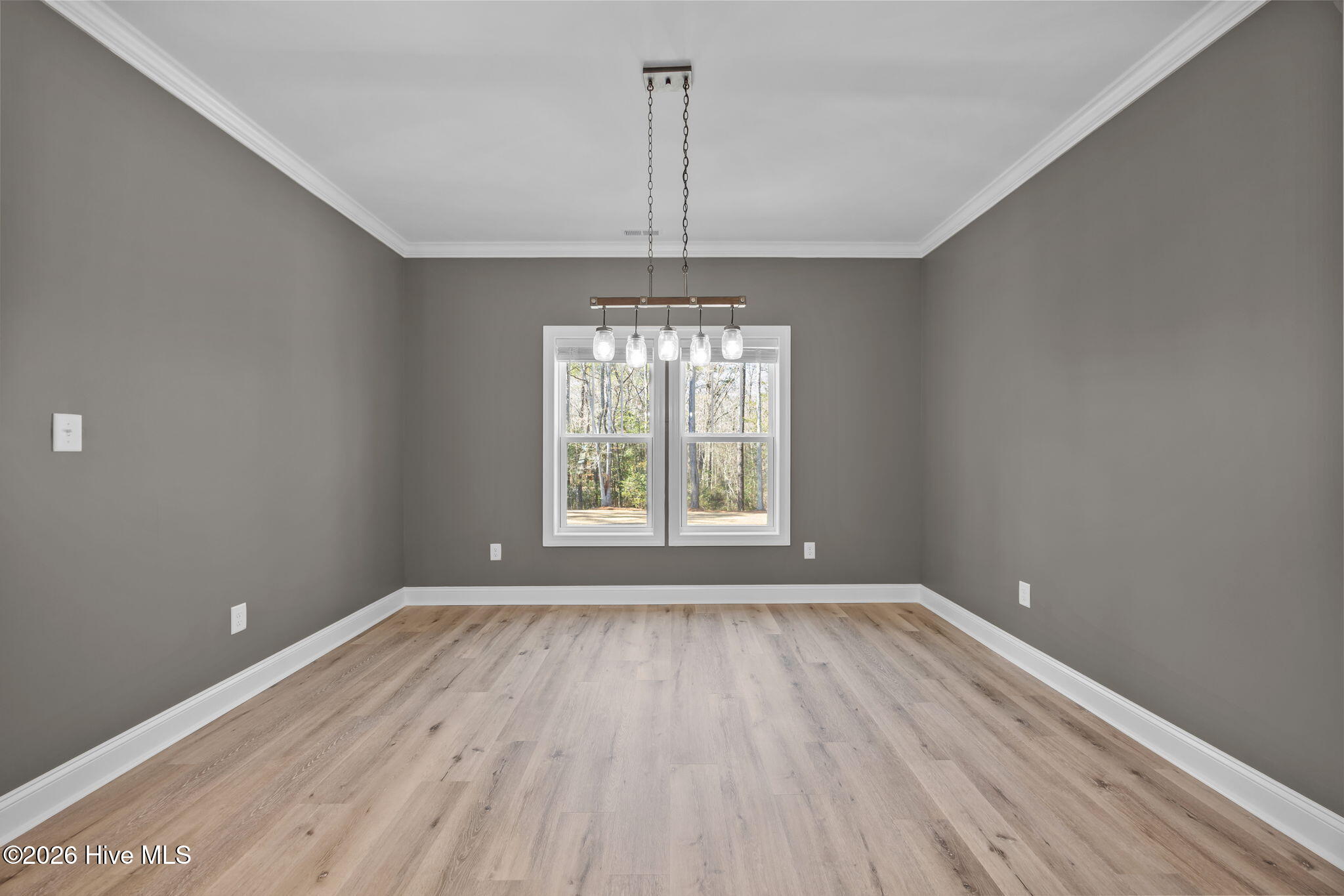 100569181 | Photo 15