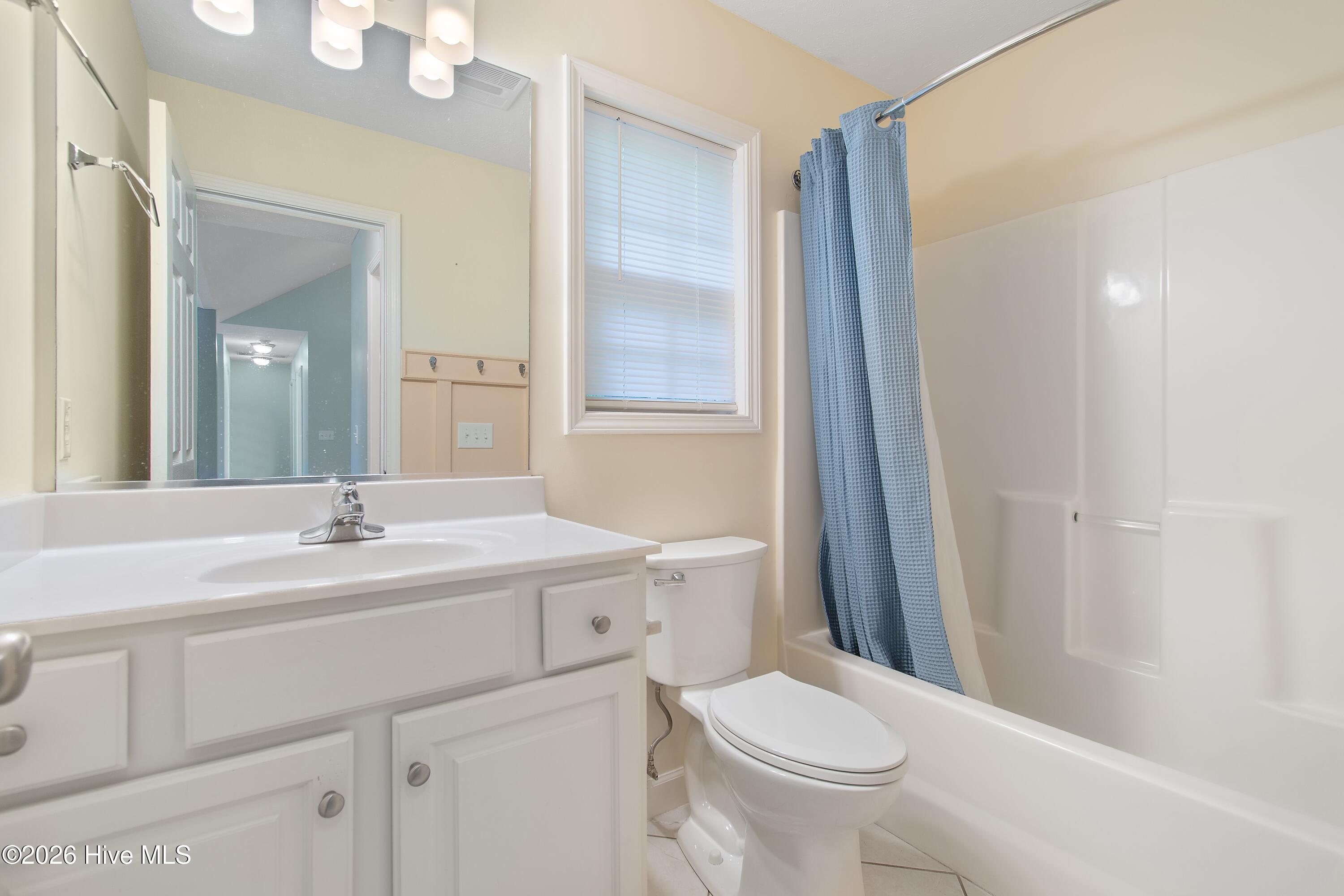 100570075 | Photo 28