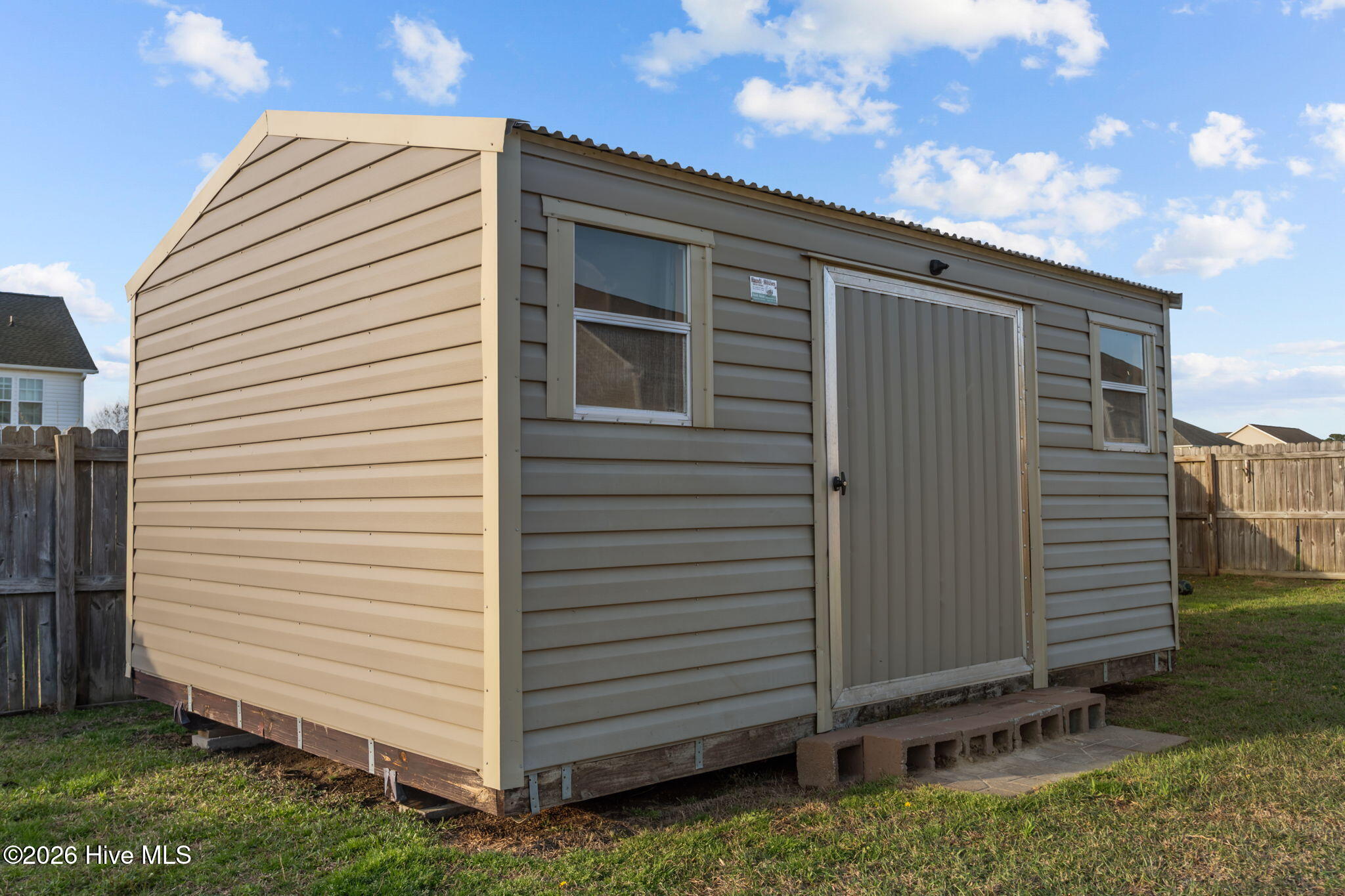 100560340 | Photo 45