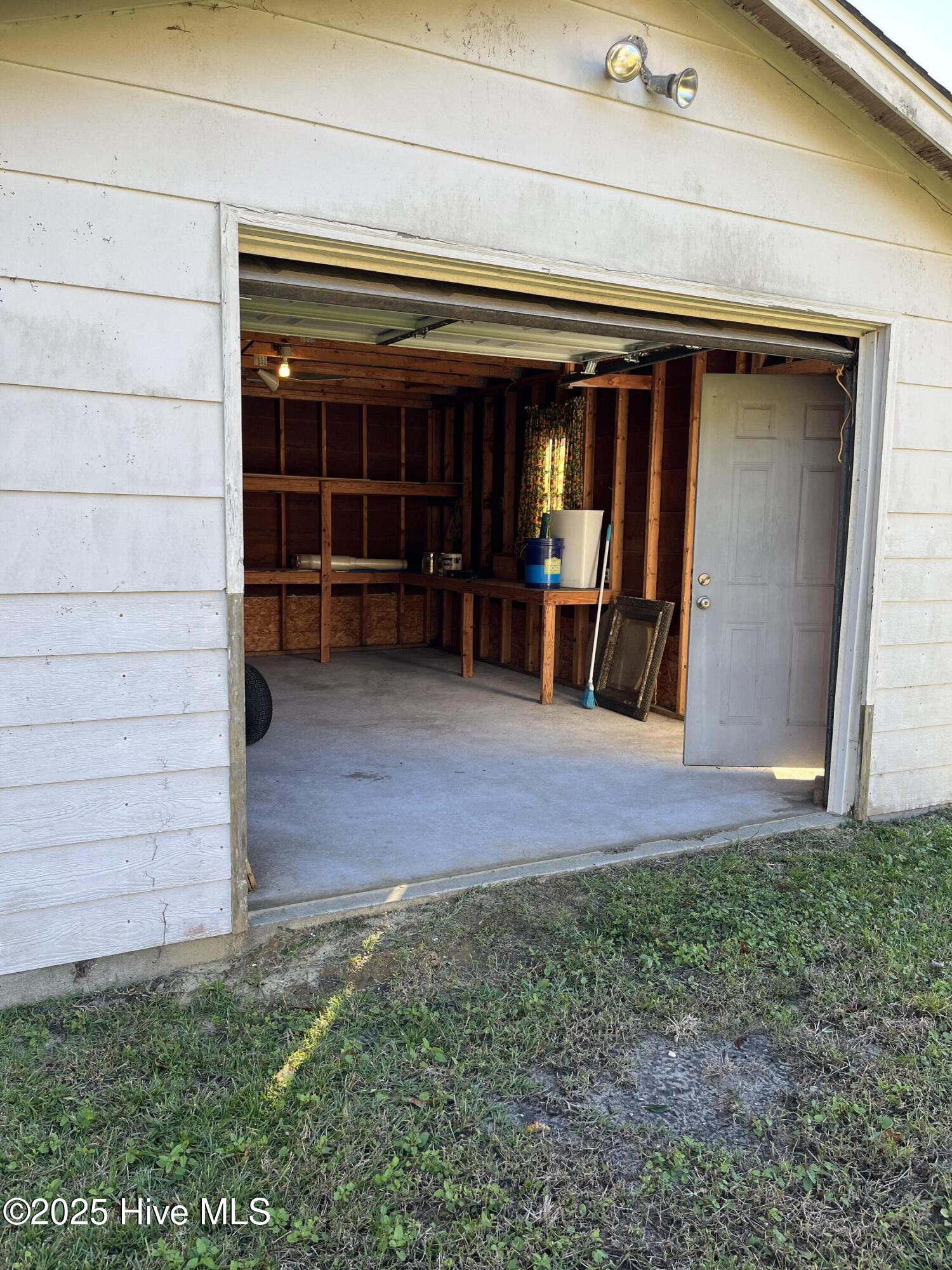 100536383 | Photo 30