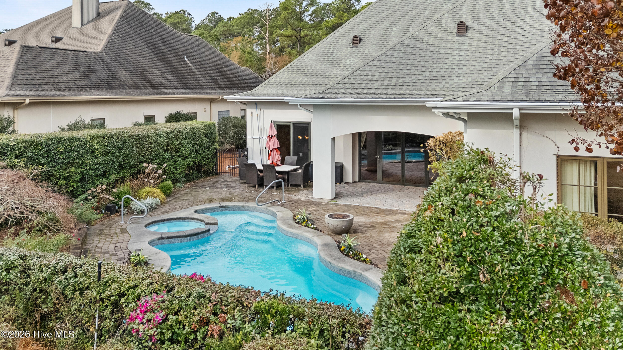 100547162 | Photo 52