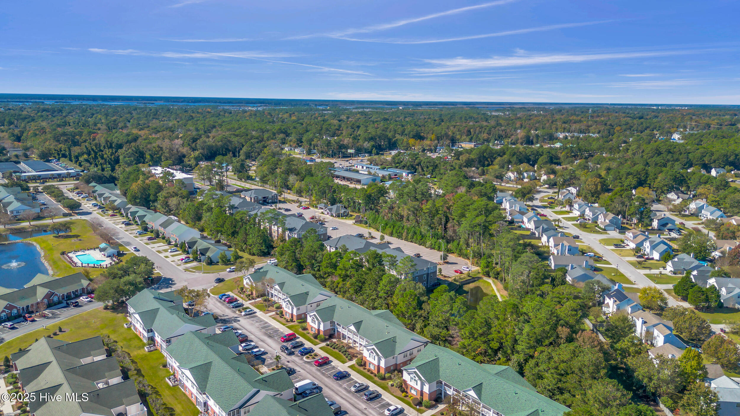 100539370 | Photo 32