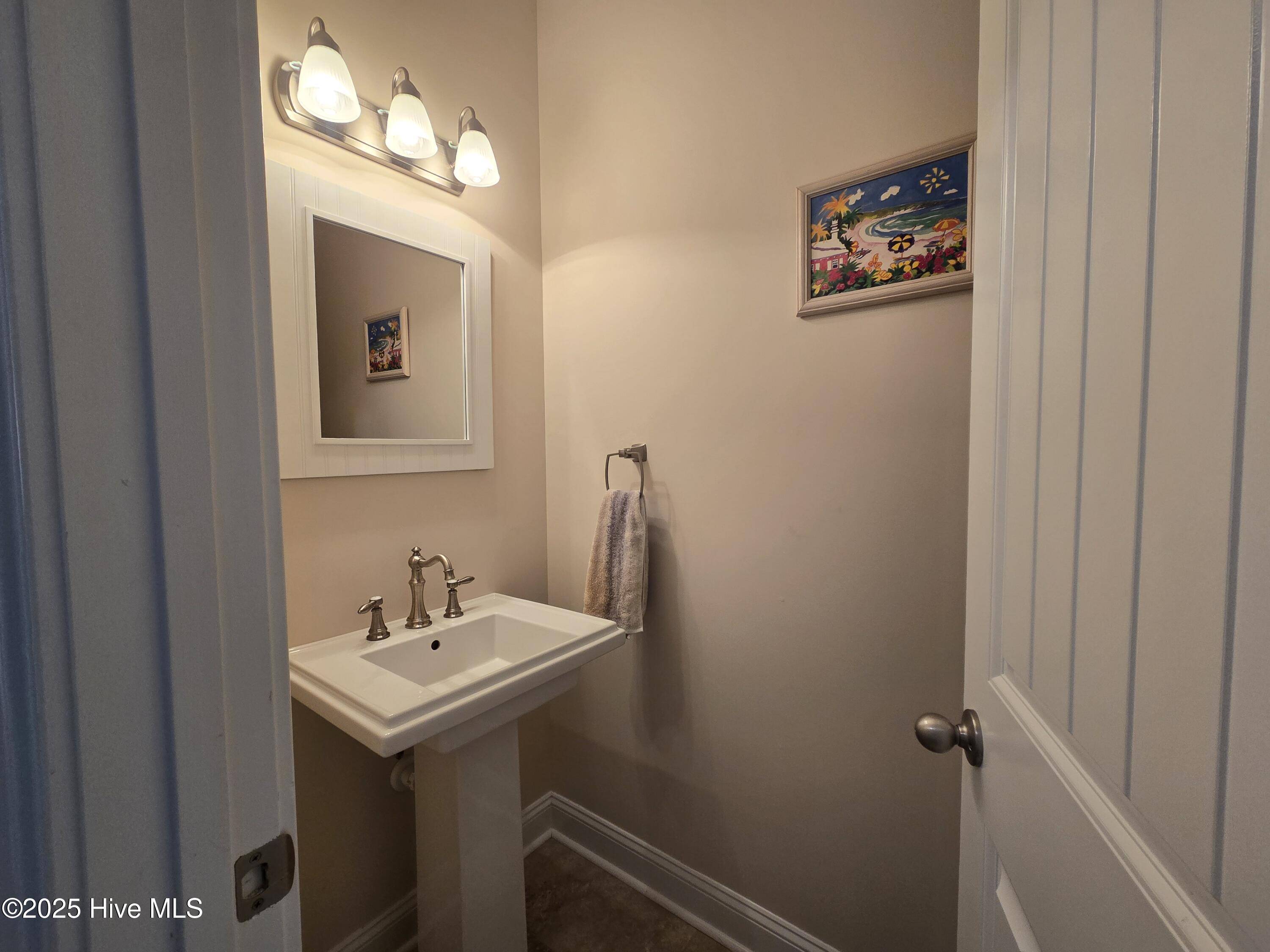 429 Live Oak Road,Newport