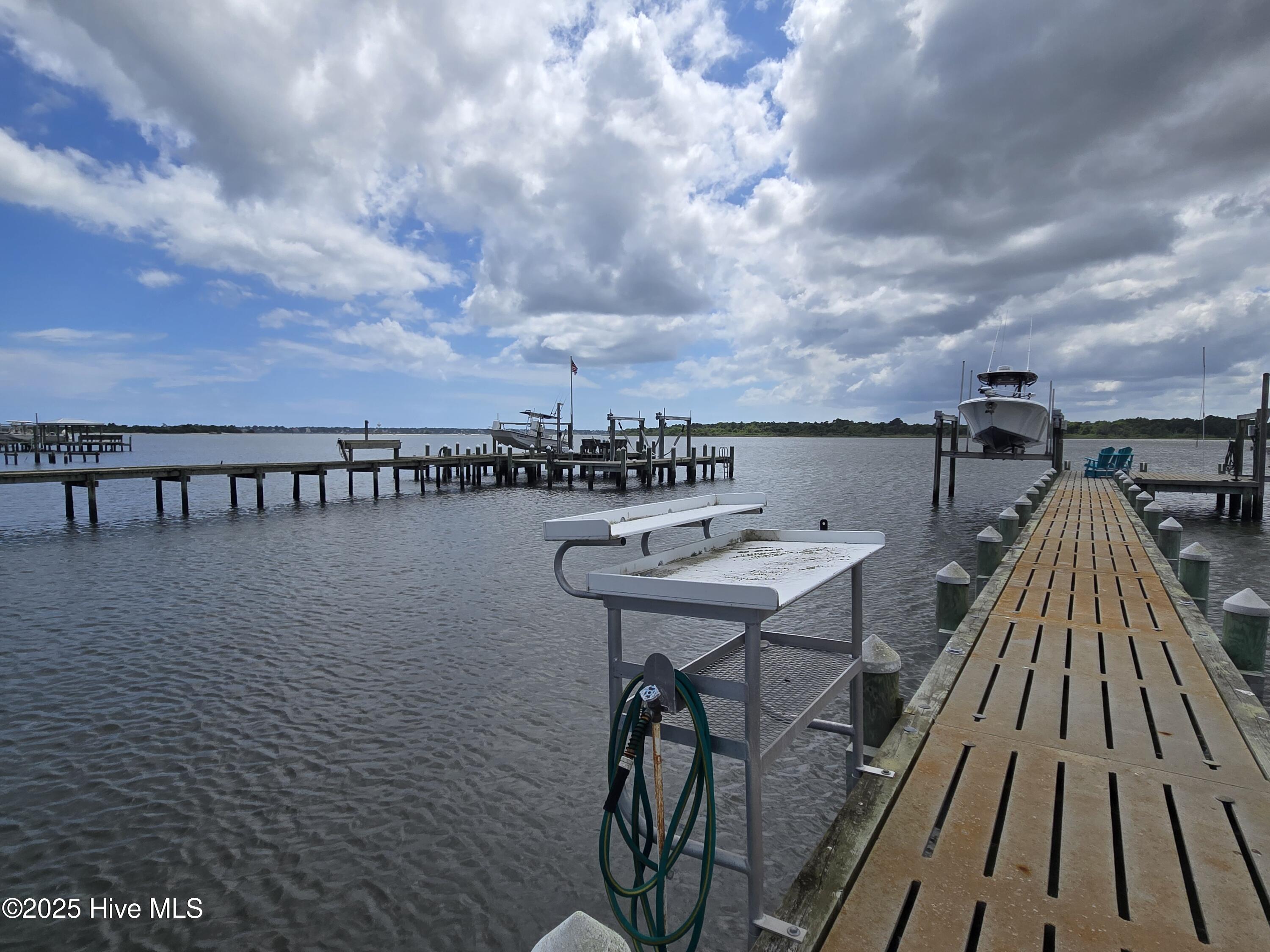 429 Live Oak Road,Newport