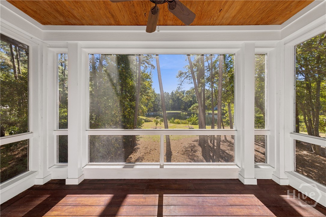 Carriage House Screened In Porch