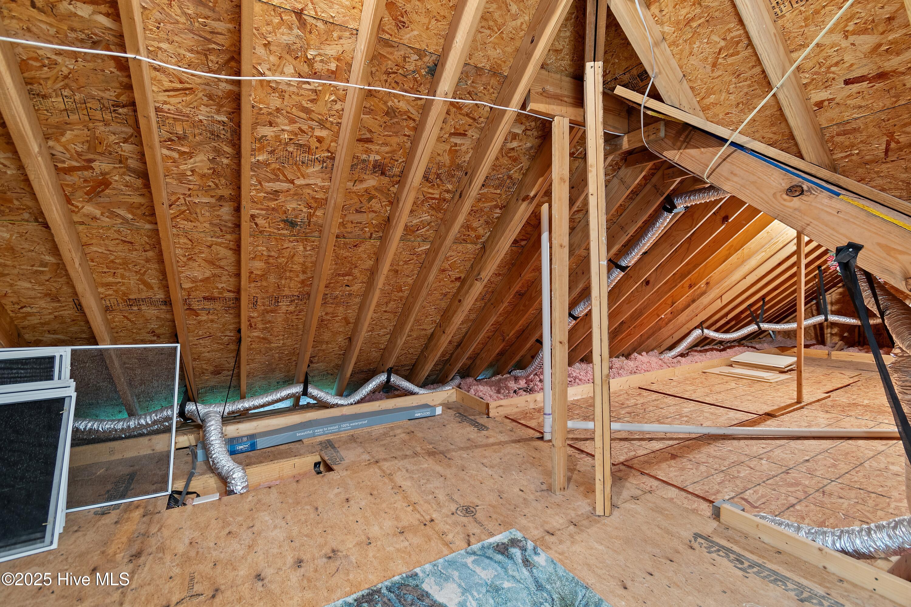 100526720 | Photo 37