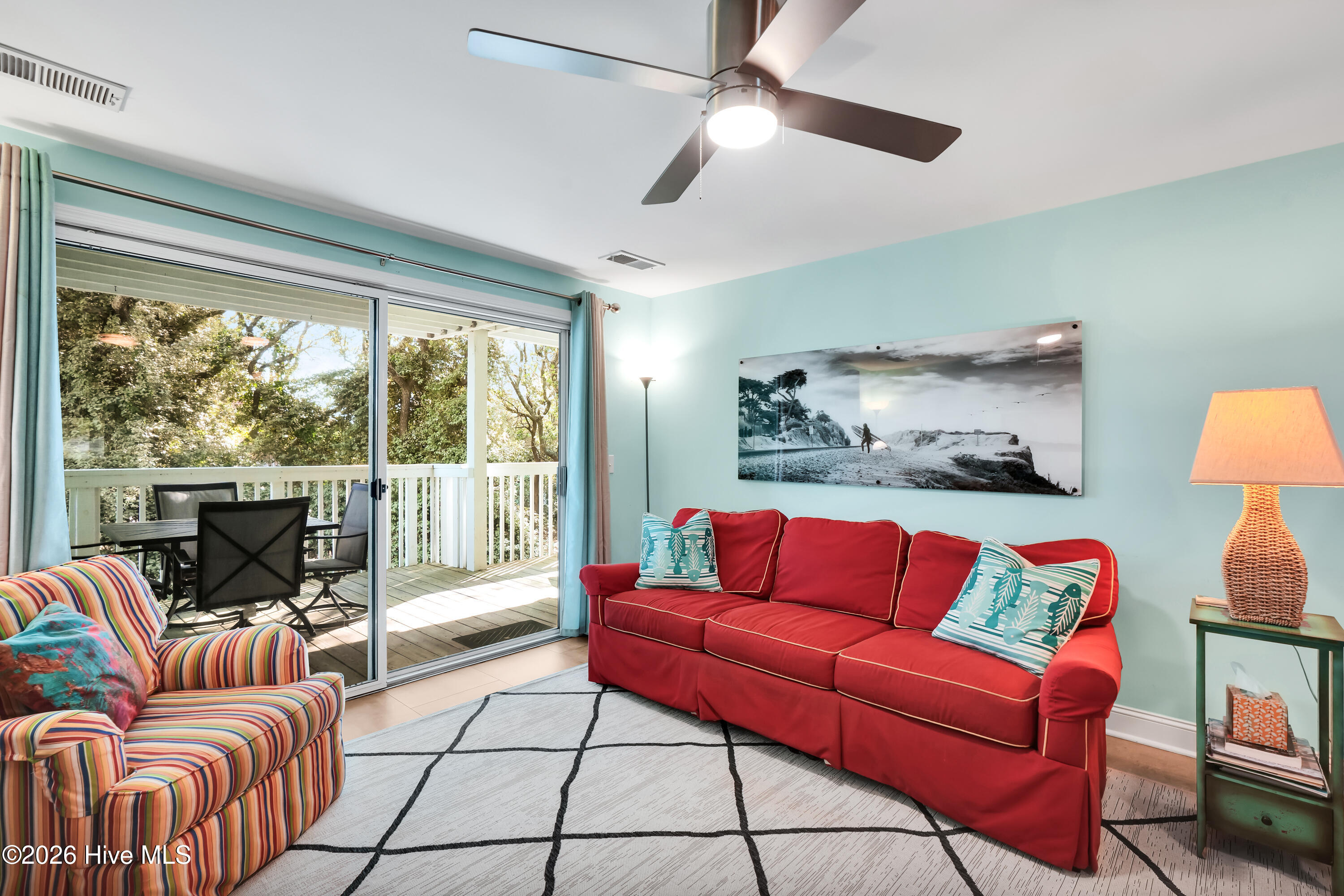 100568340 | Photo 13