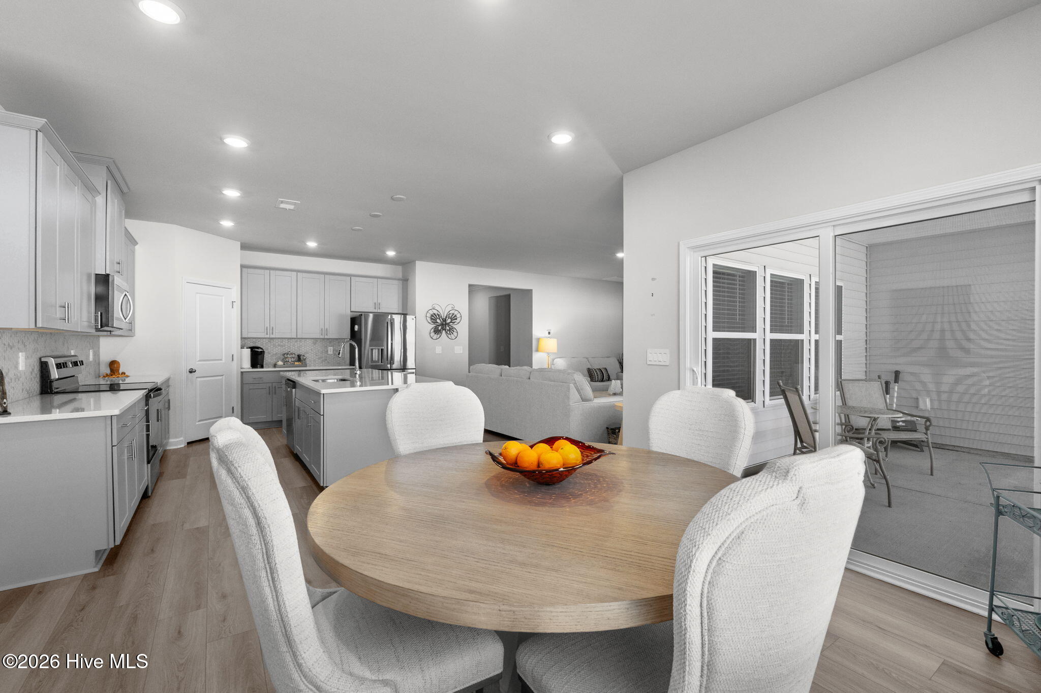 100563775 | Photo 17