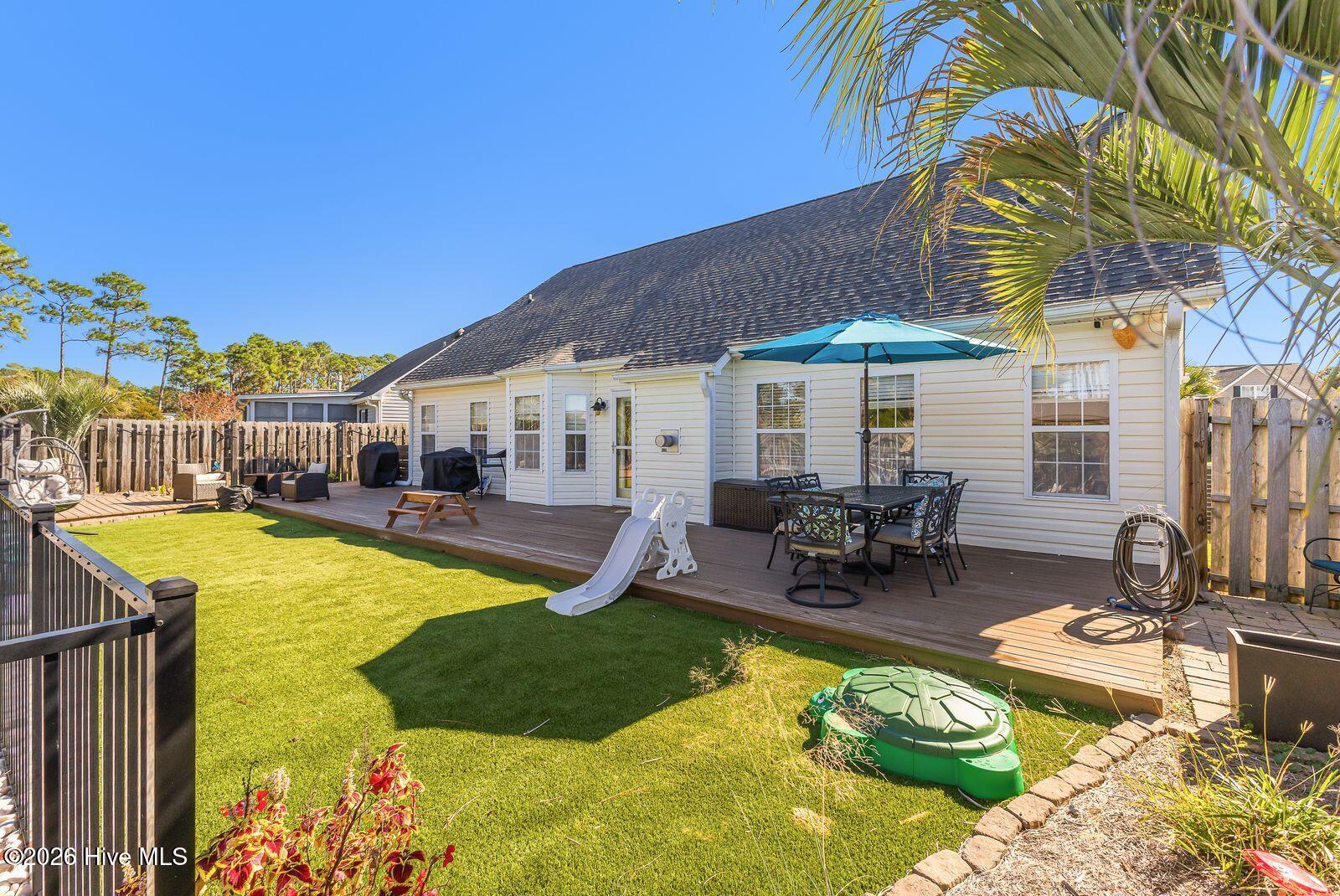 100548177 | Photo 32