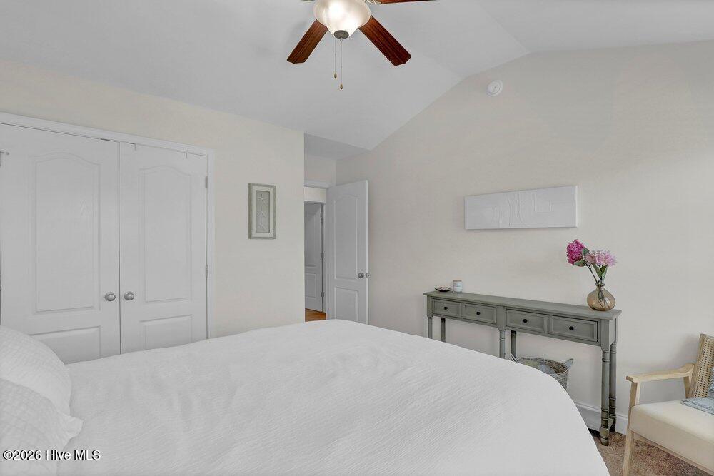 100566646 | Photo 24