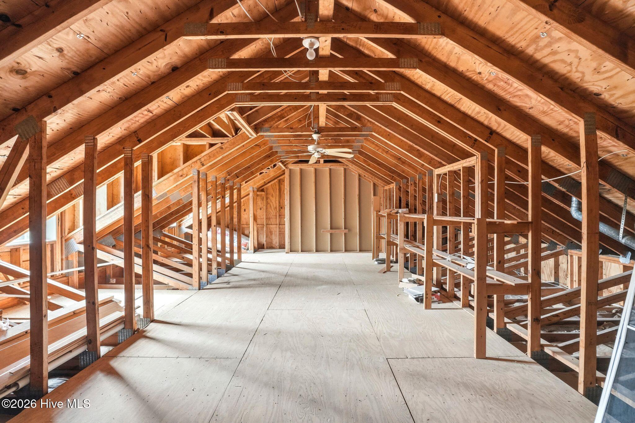 100563594 | Photo 74