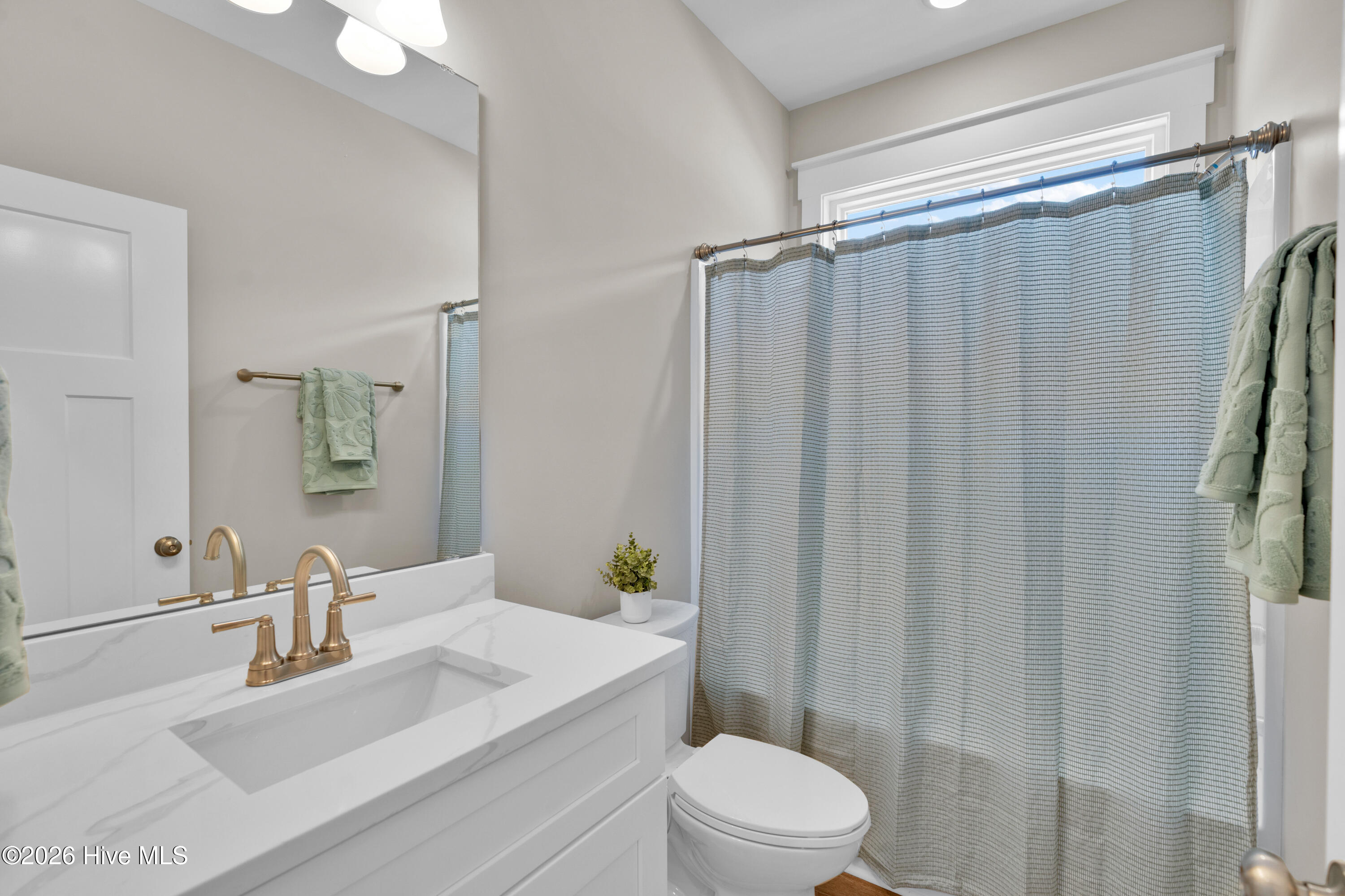 100564696 | Photo 26