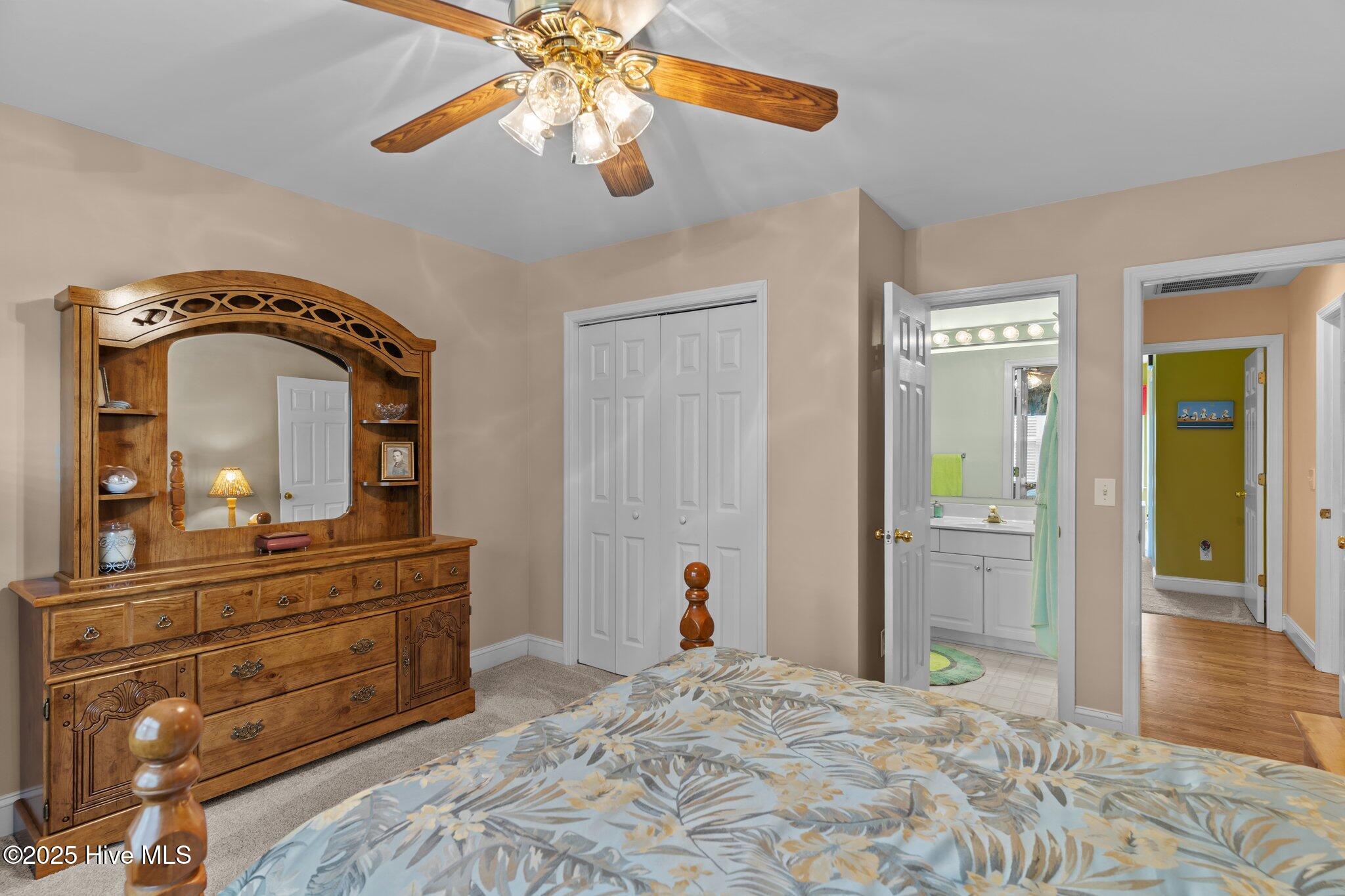 100521763 | Photo 30