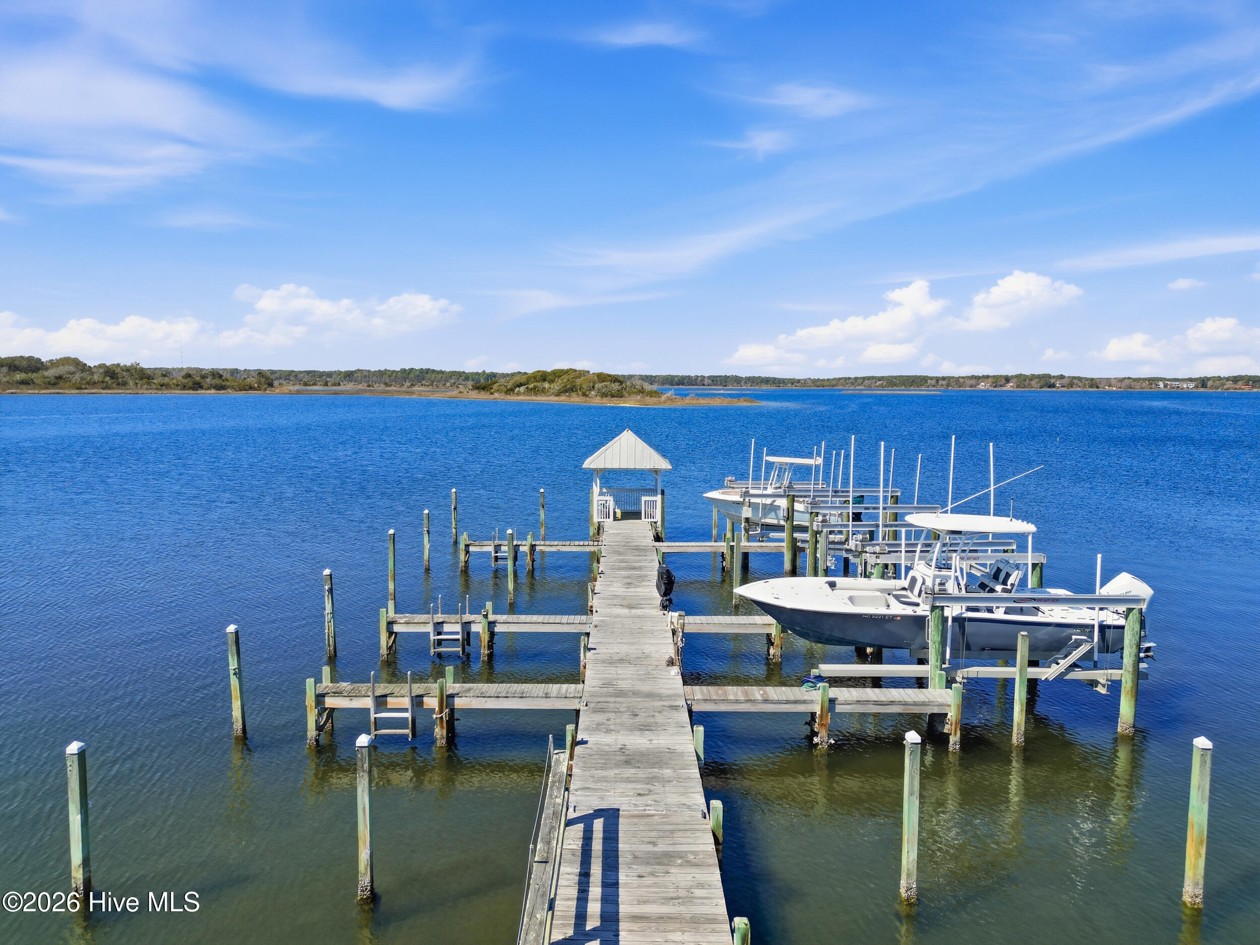 100561994 | Photo 91