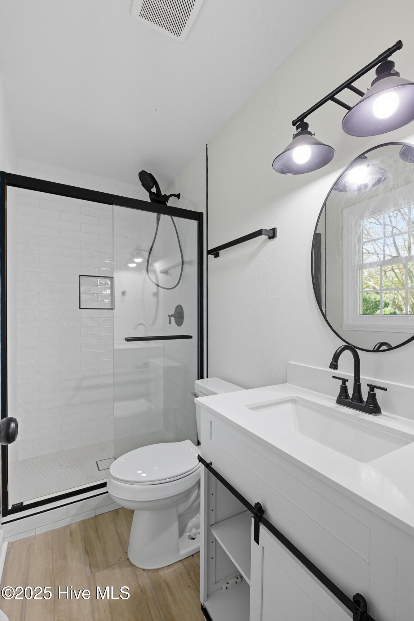 100532197 | Photo 18