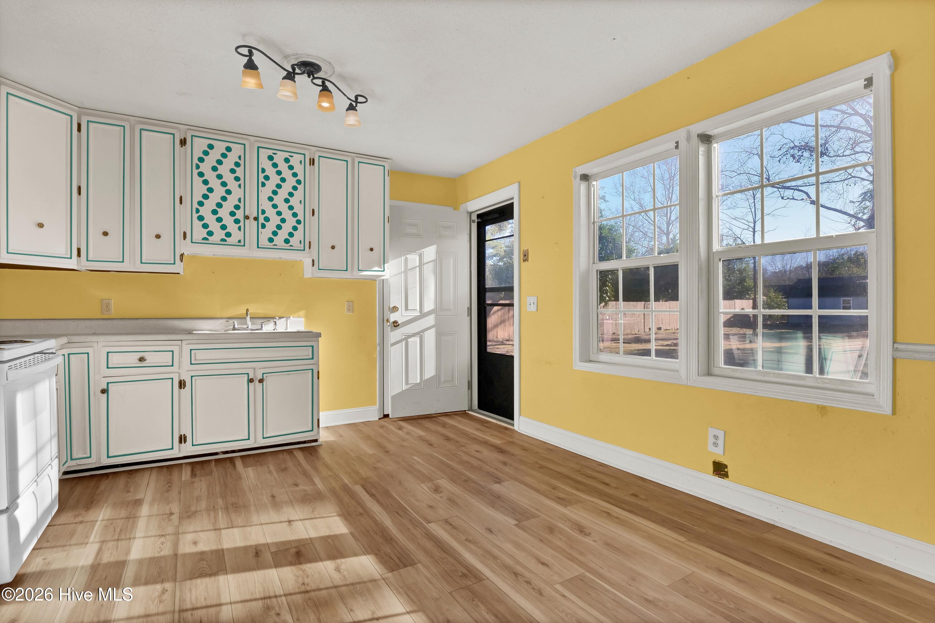 100552717 | Photo 15