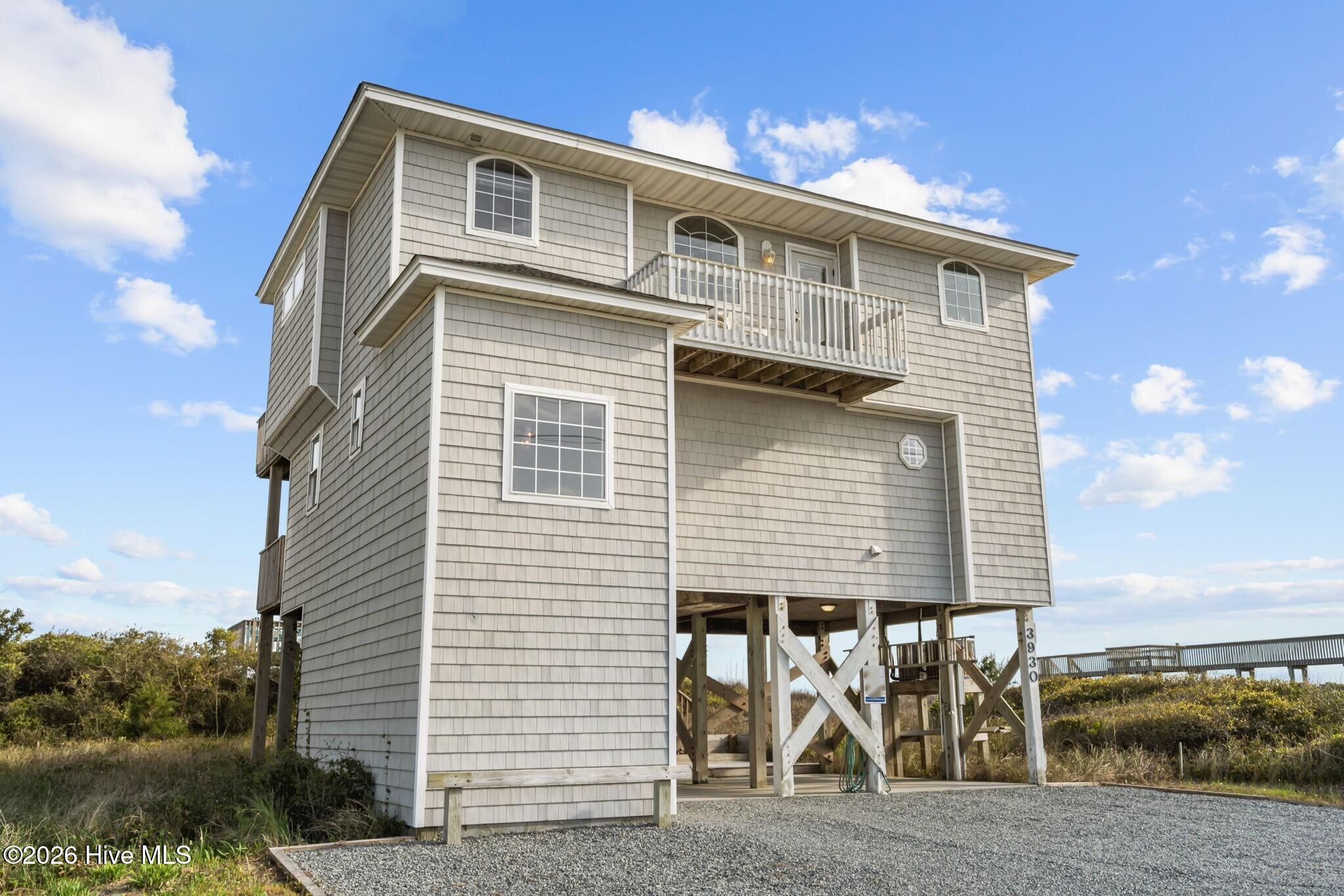 100567525 | Photo 47