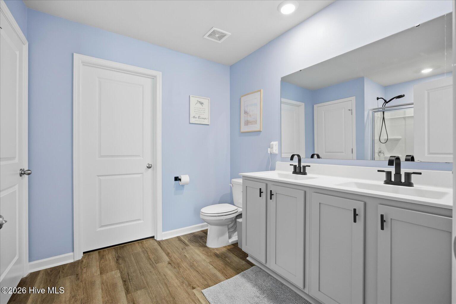 100548049 | Photo 20