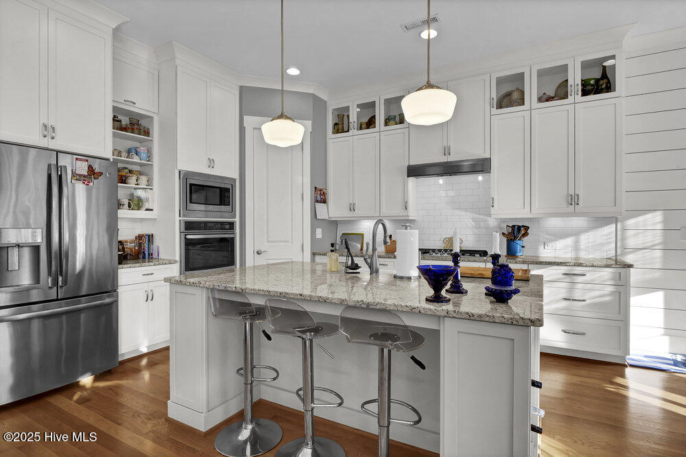 100536027 | Photo 13