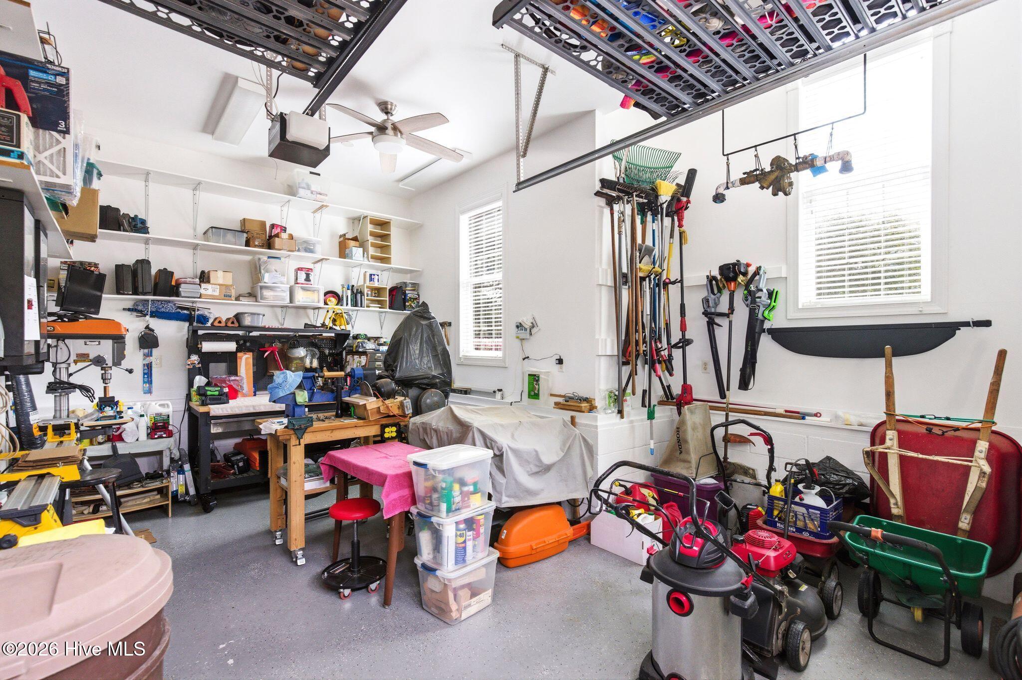 100564231 | Photo 54