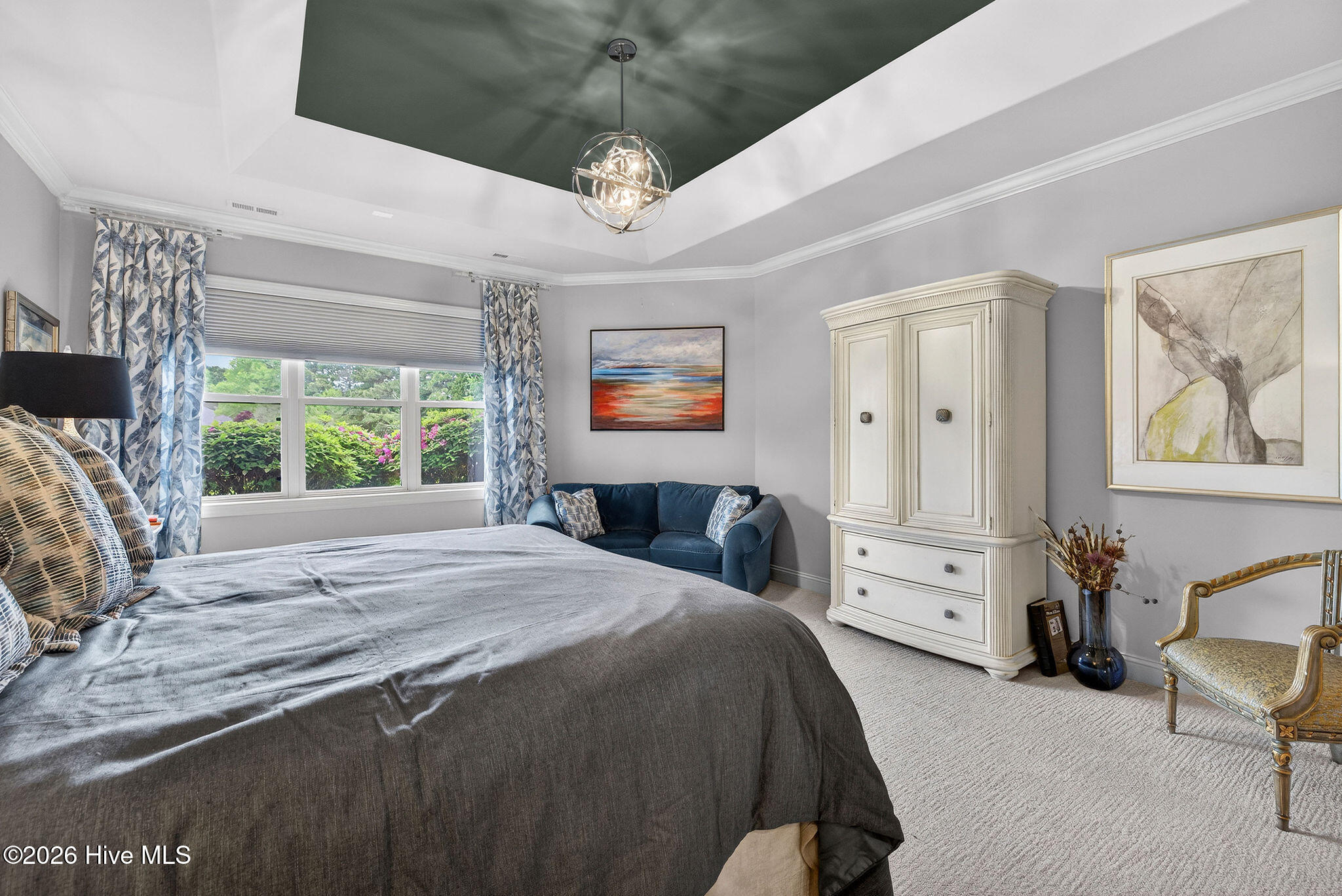 100565990 | Photo 19