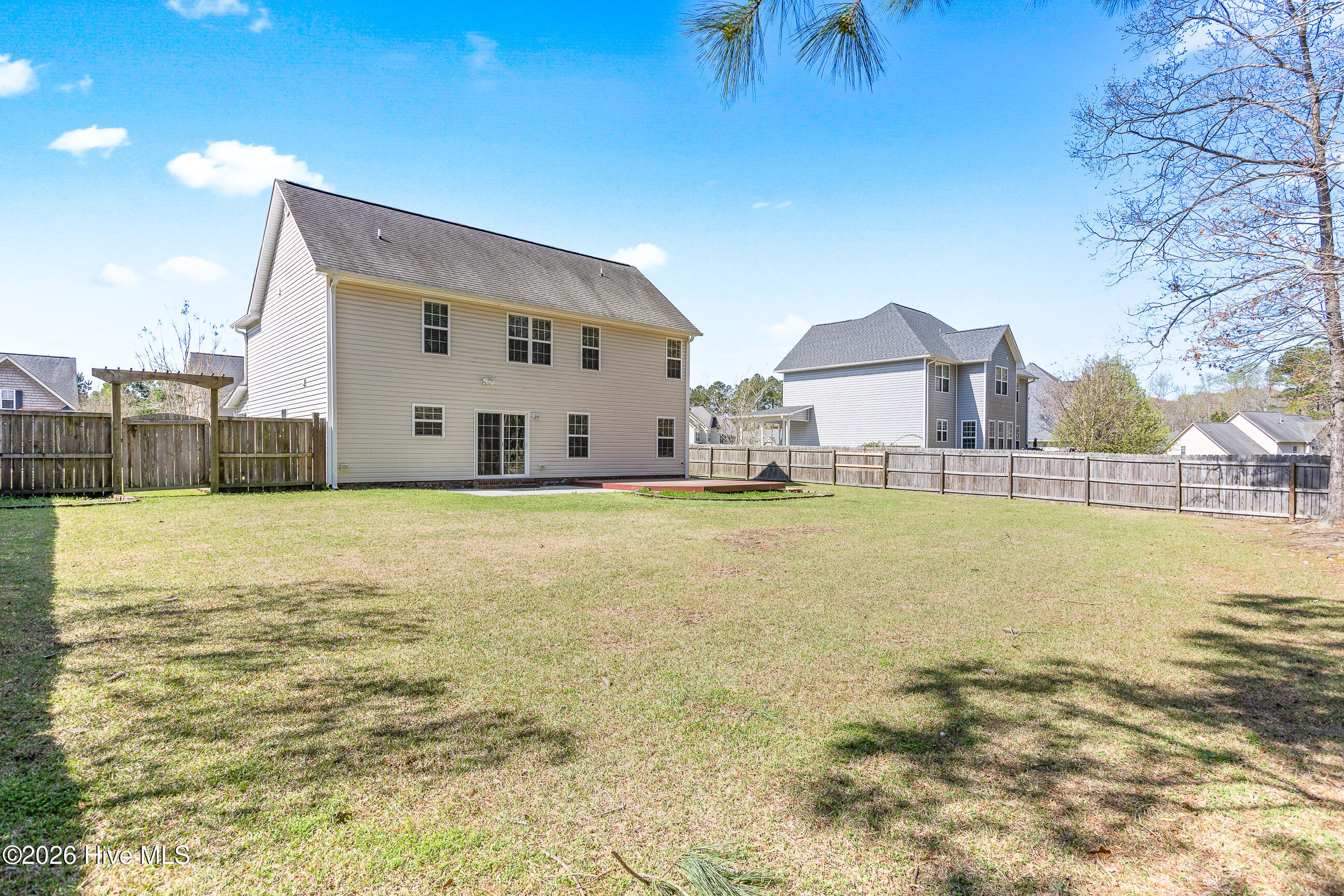 100561701 | Photo 38