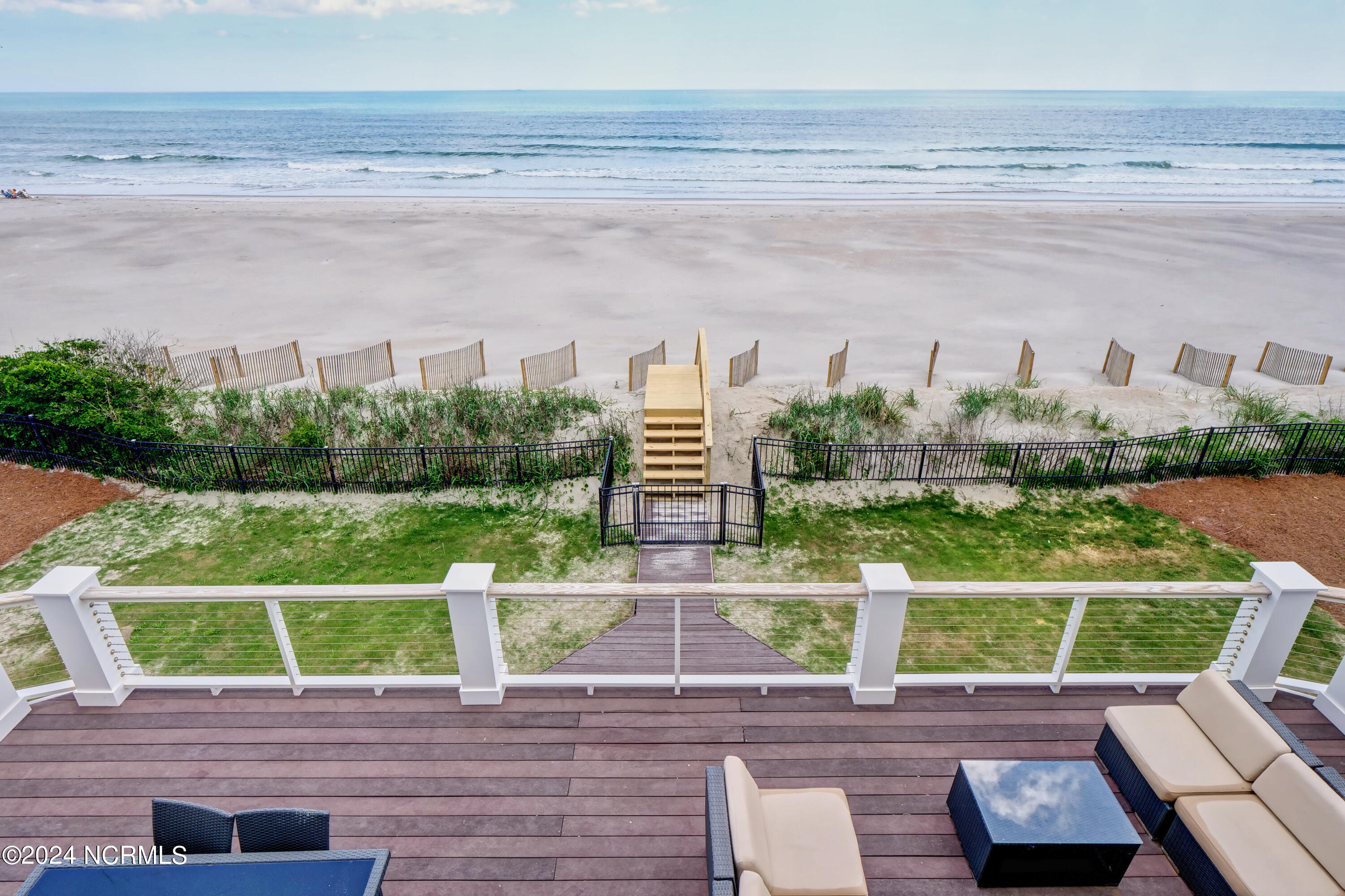 100498351 | Photo 49