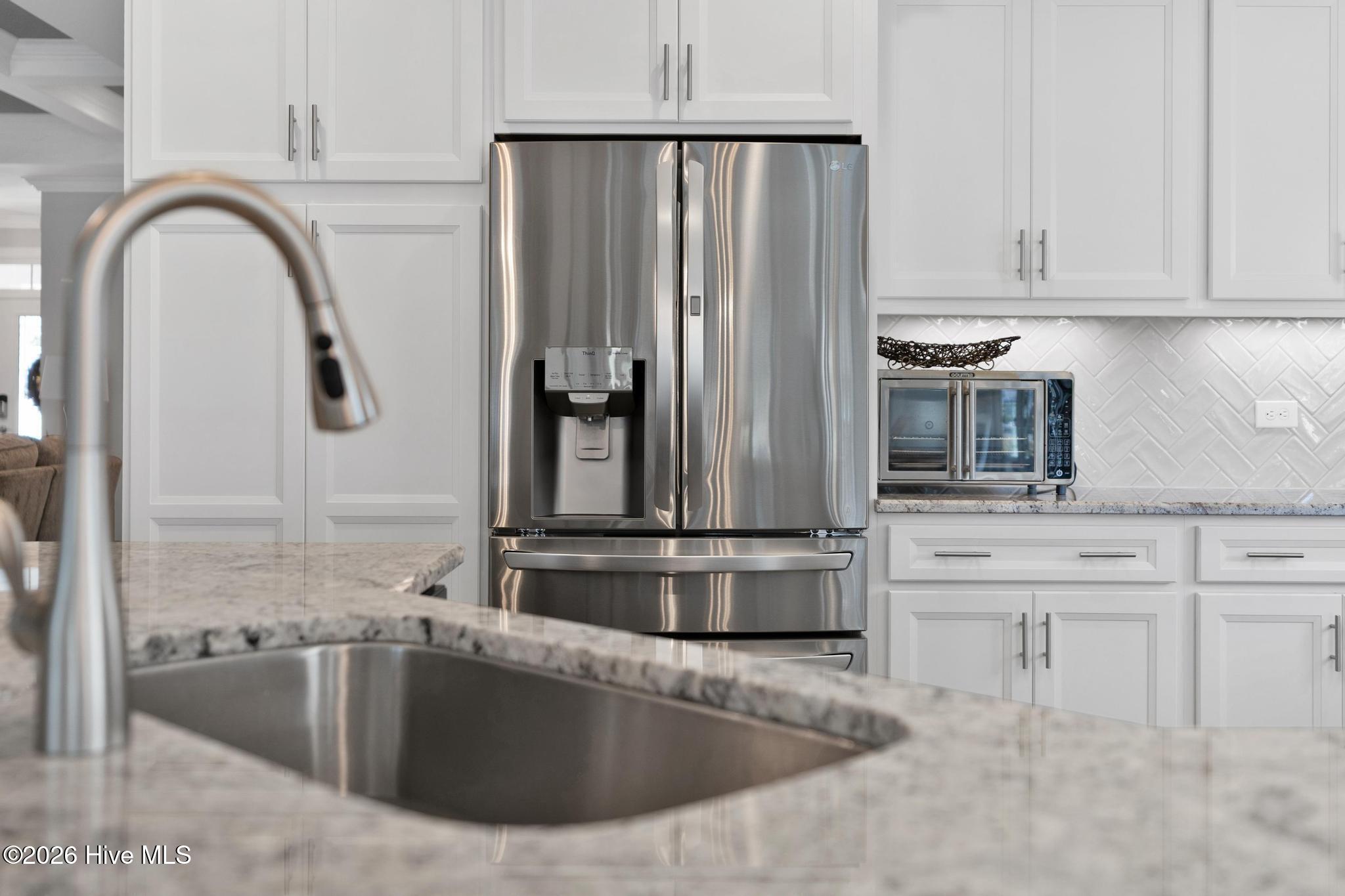 100549204 | Photo 18