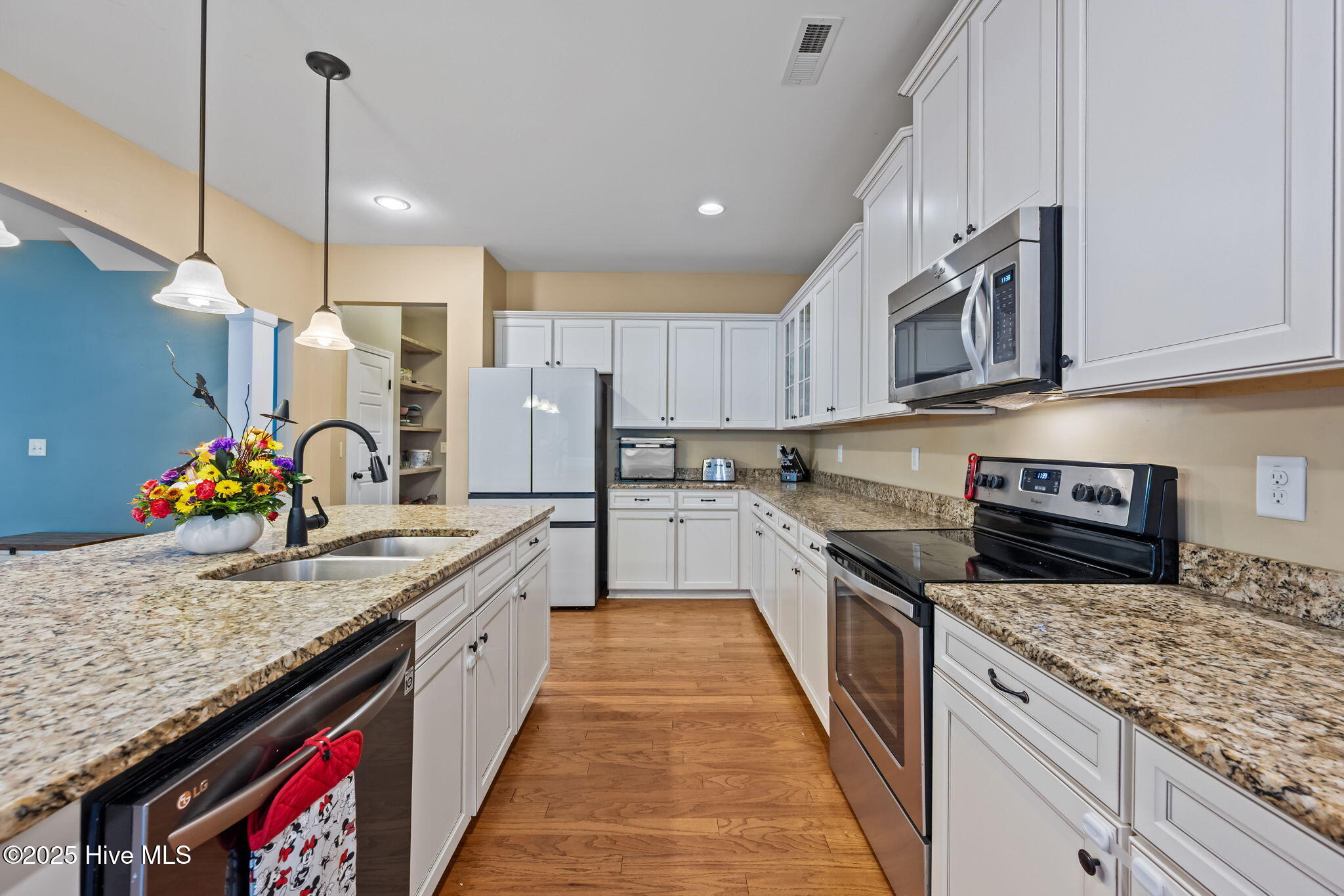 100535491 | Photo 12