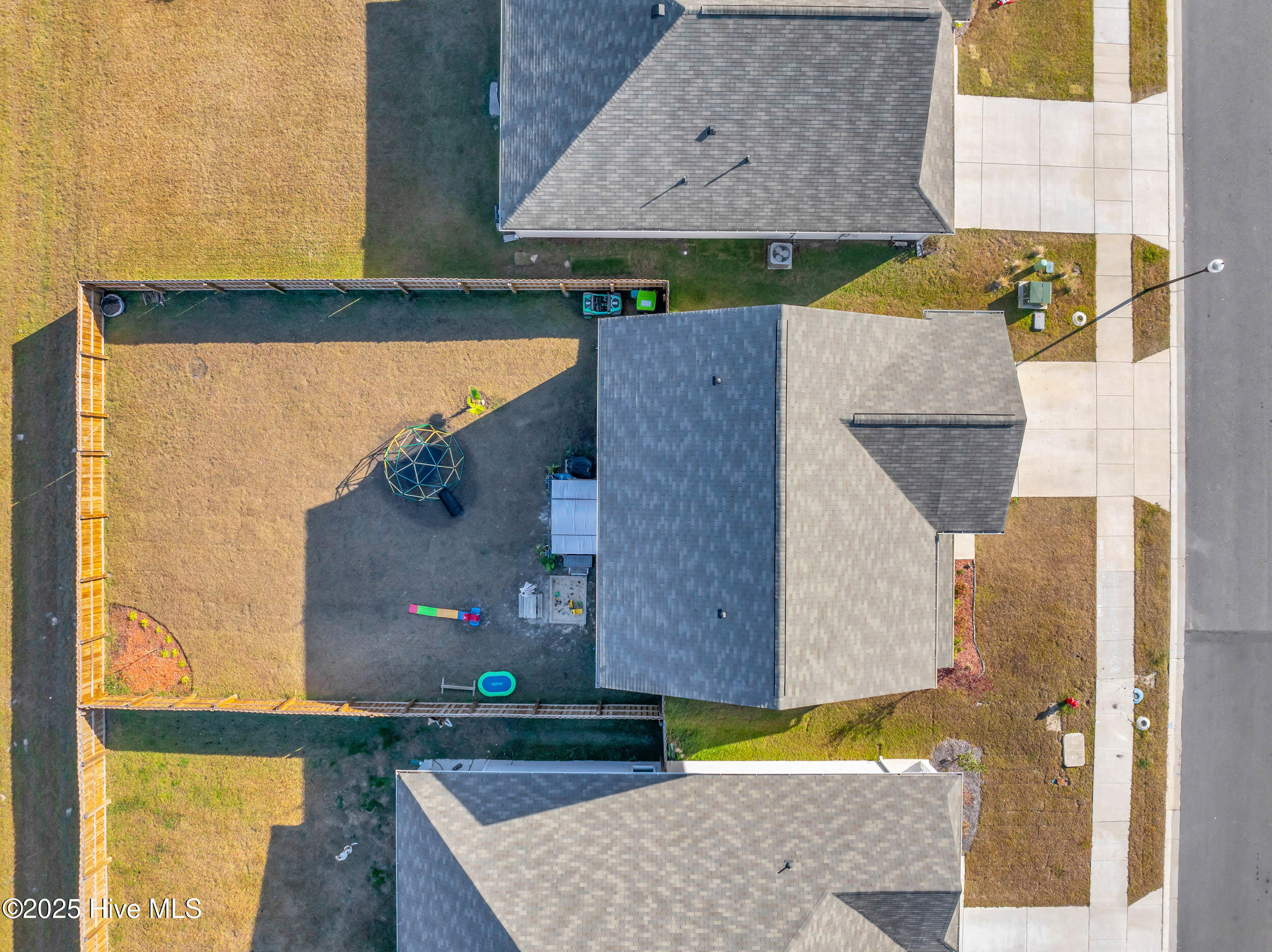 100543422 | Photo 36