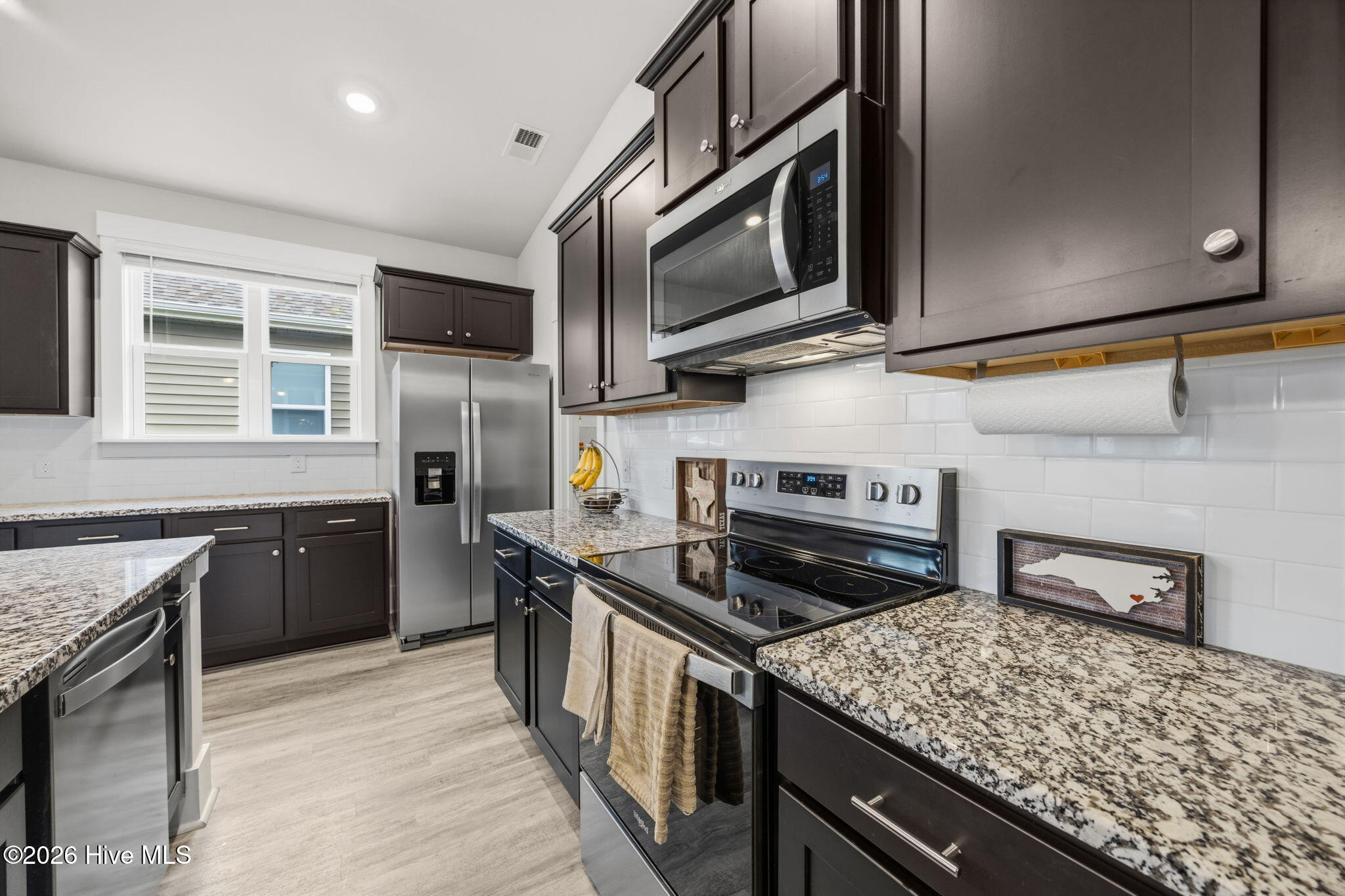 100557752 | Photo 14