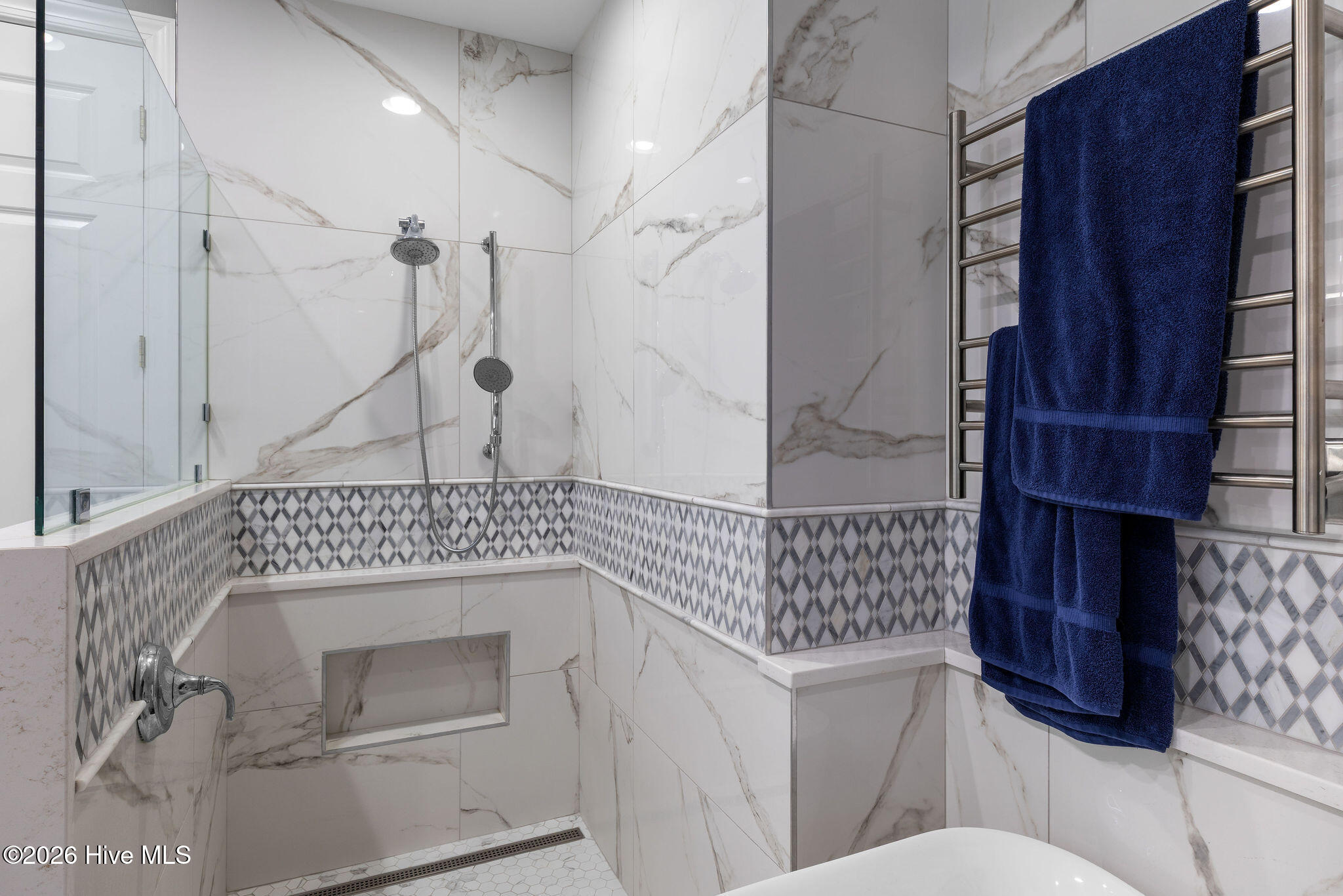 100553597 | Photo 39