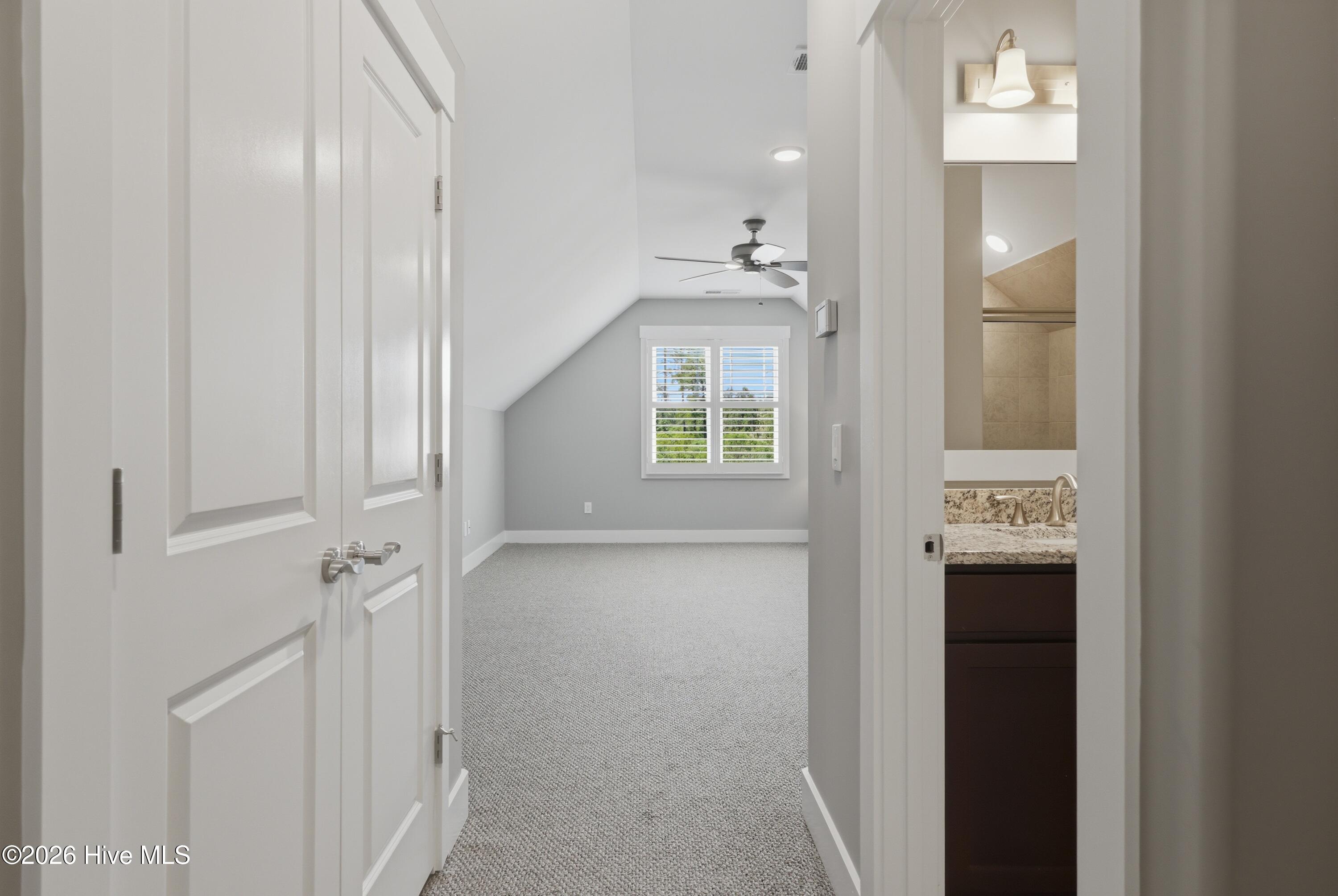 100569596 | Photo 48