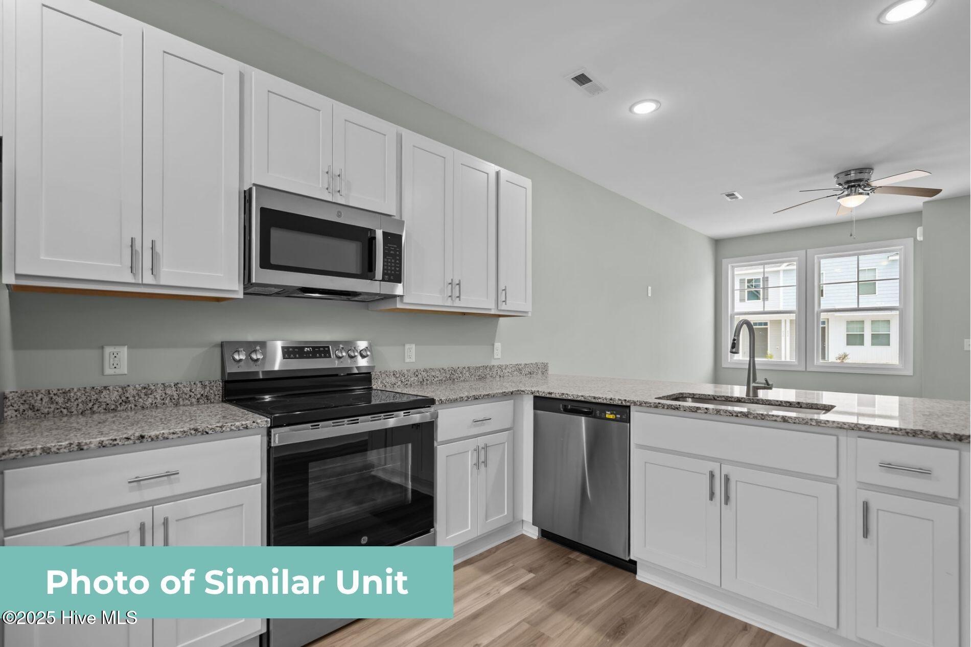 100552377 | Photo 12